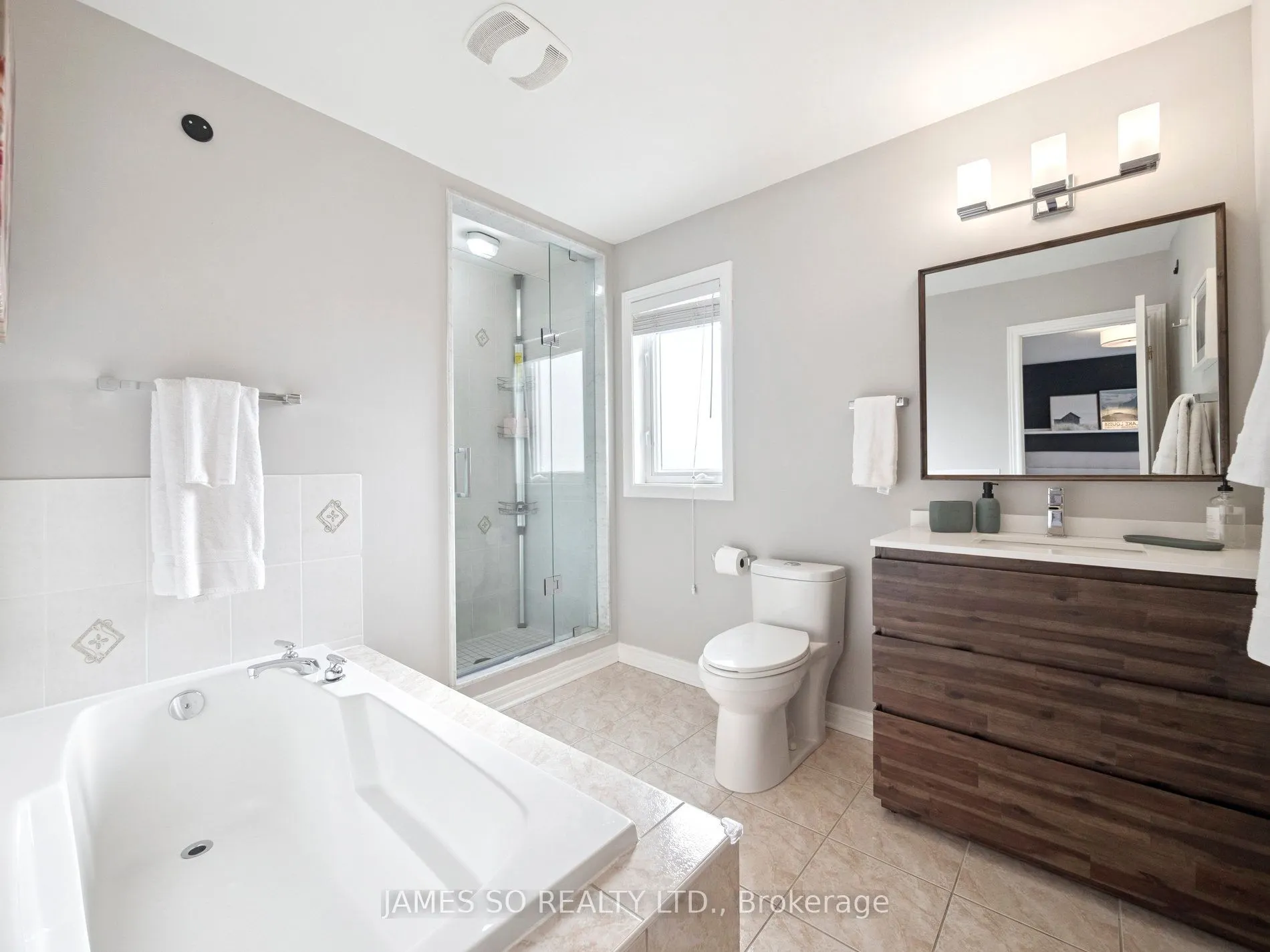 9133 Bayview Avenue, #39