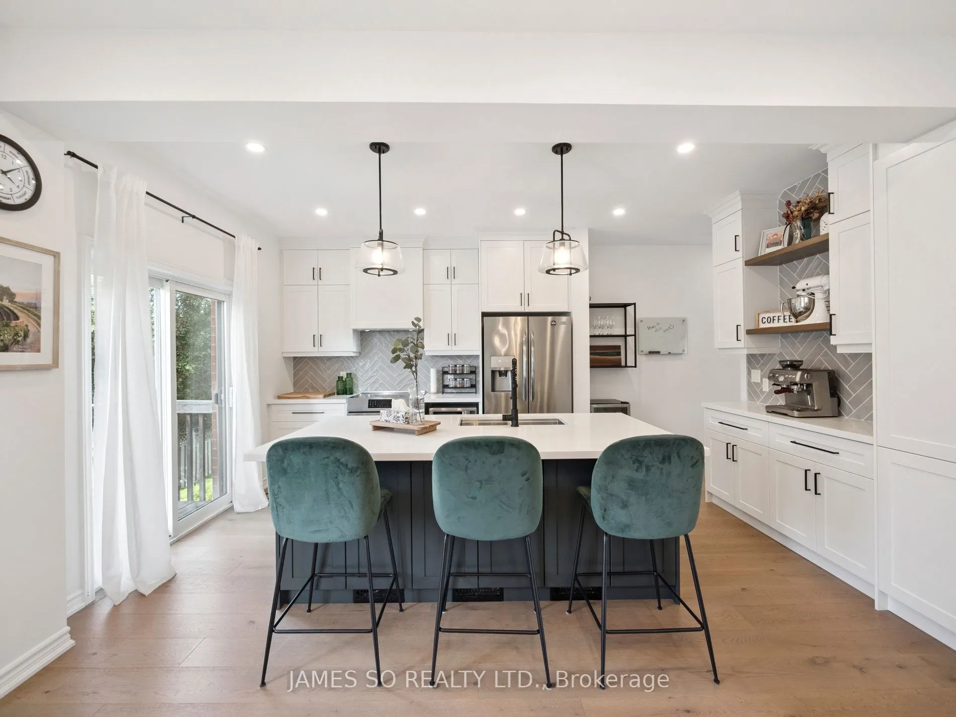 9133 Bayview Avenue, #39