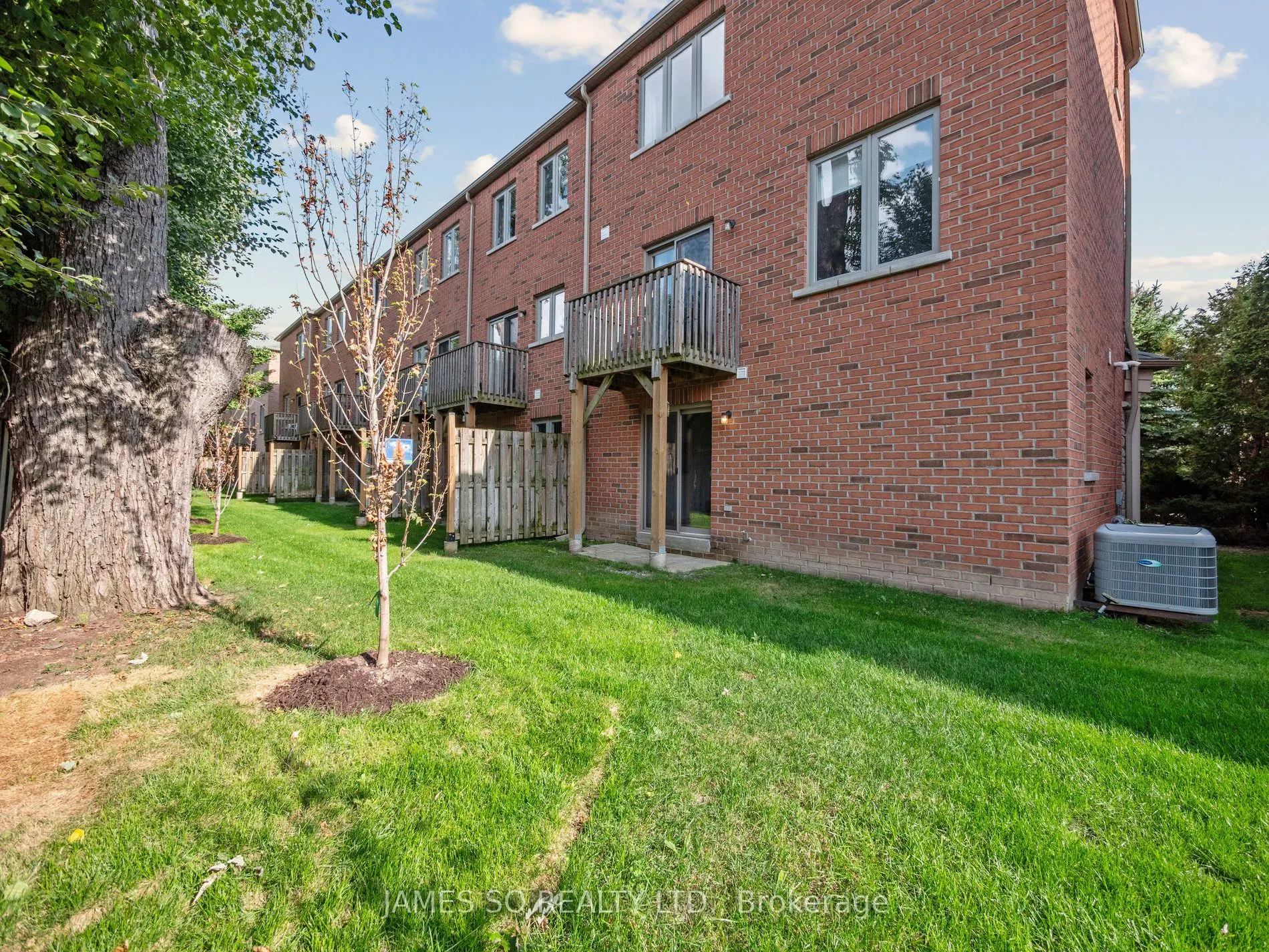 9133 Bayview Avenue, #39