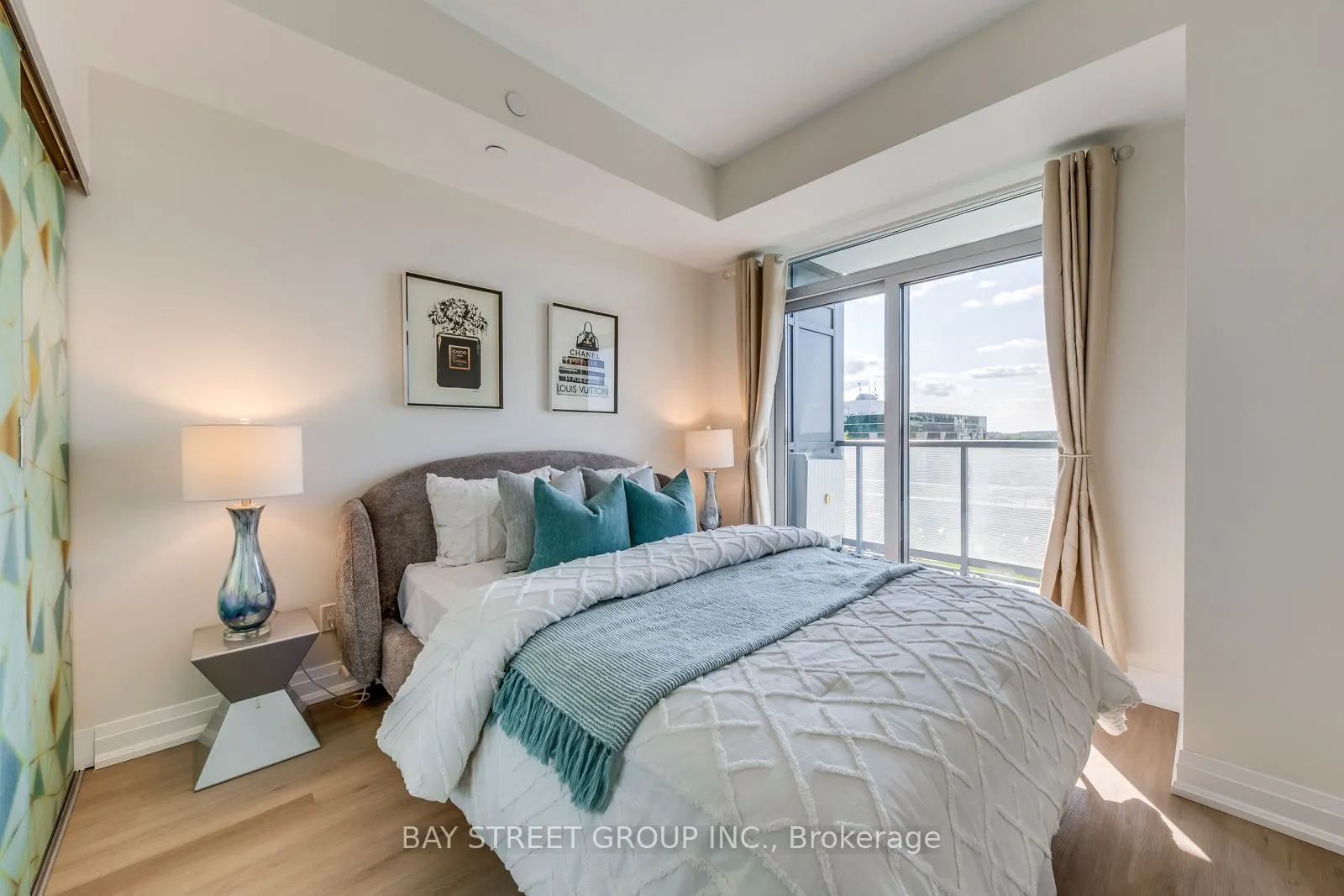 65 Oneida Crescent, #404