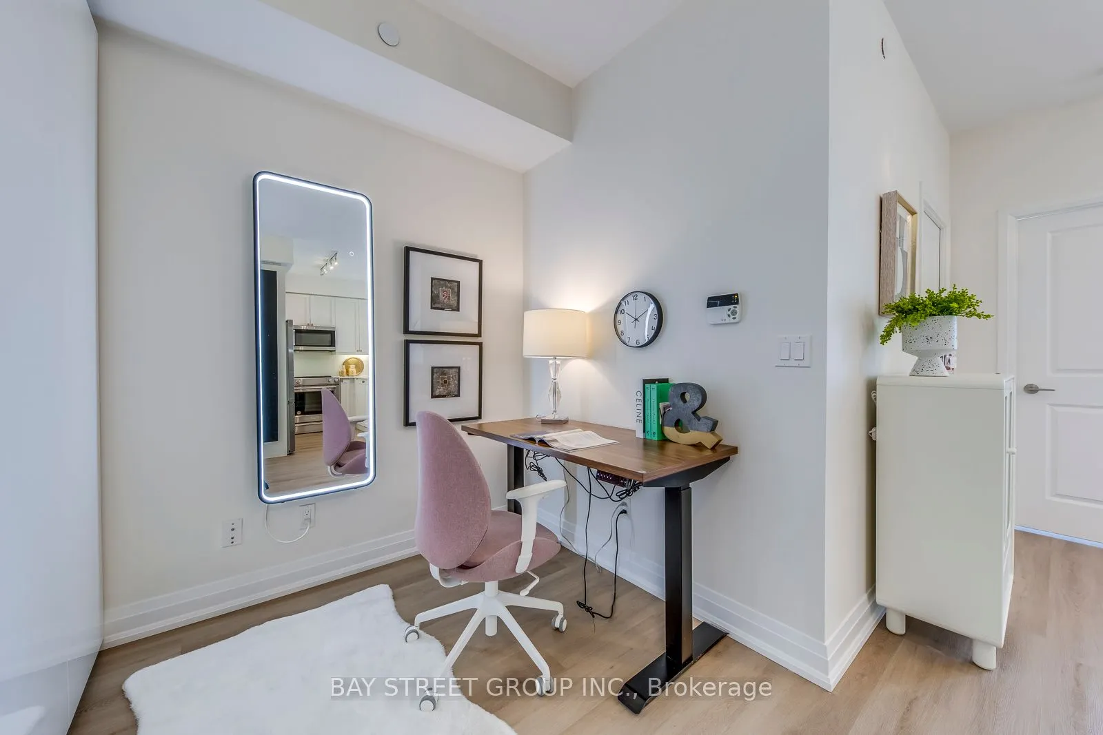 65 Oneida Crescent, #404