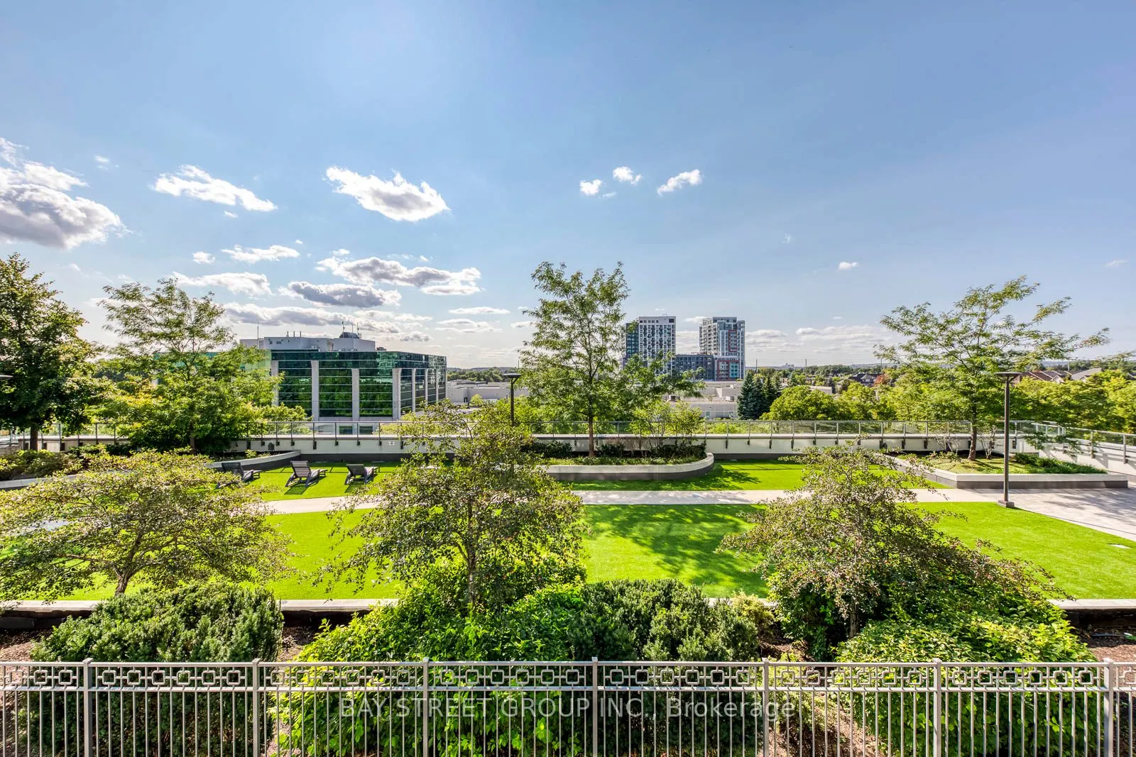 65 Oneida Crescent, #404
