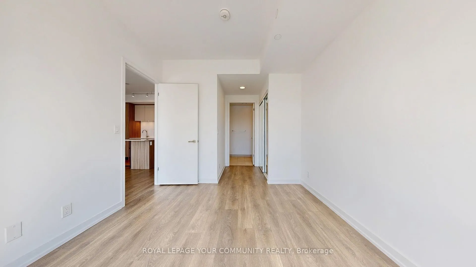 8 Beverley Glen Boulevard, #626