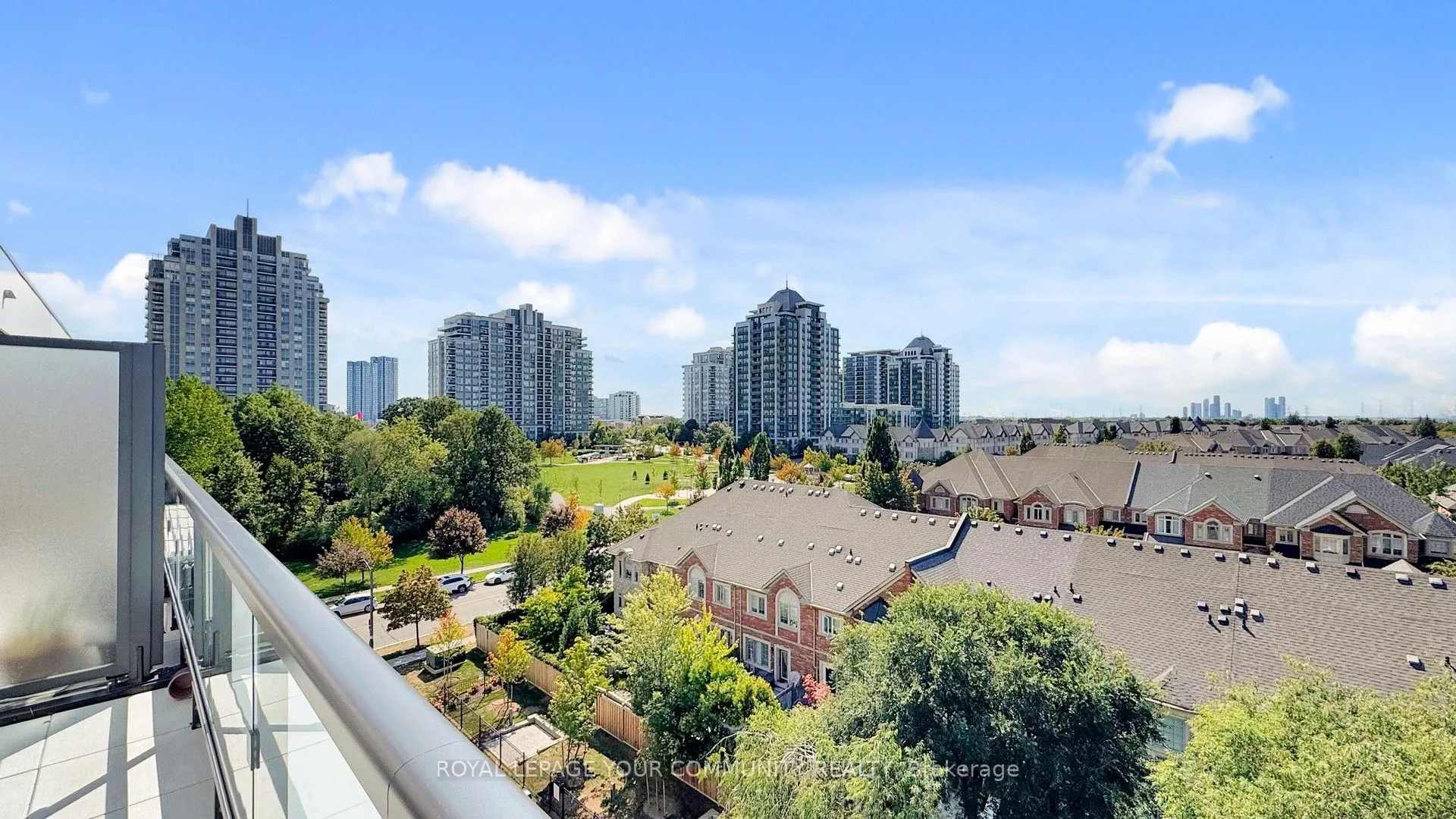 8 Beverley Glen Boulevard, #626