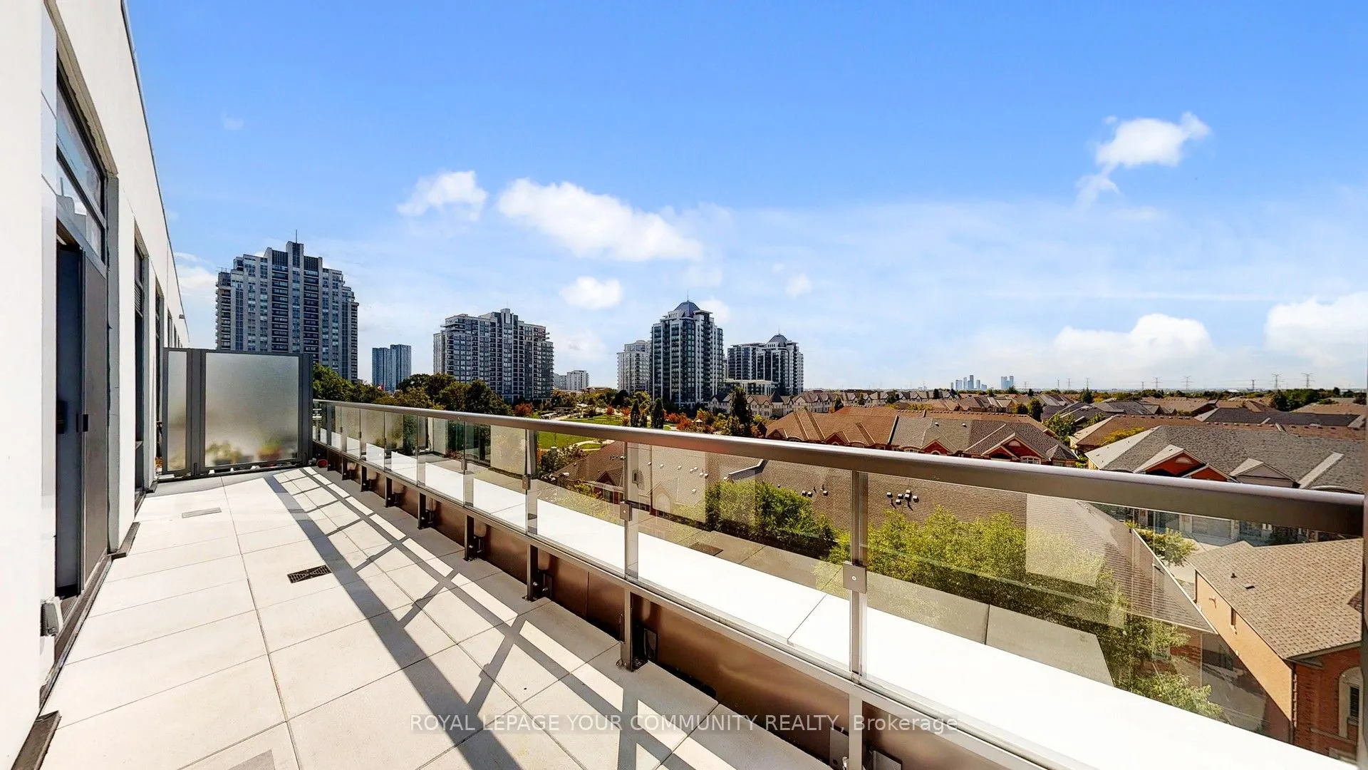 8 Beverley Glen Boulevard, #626