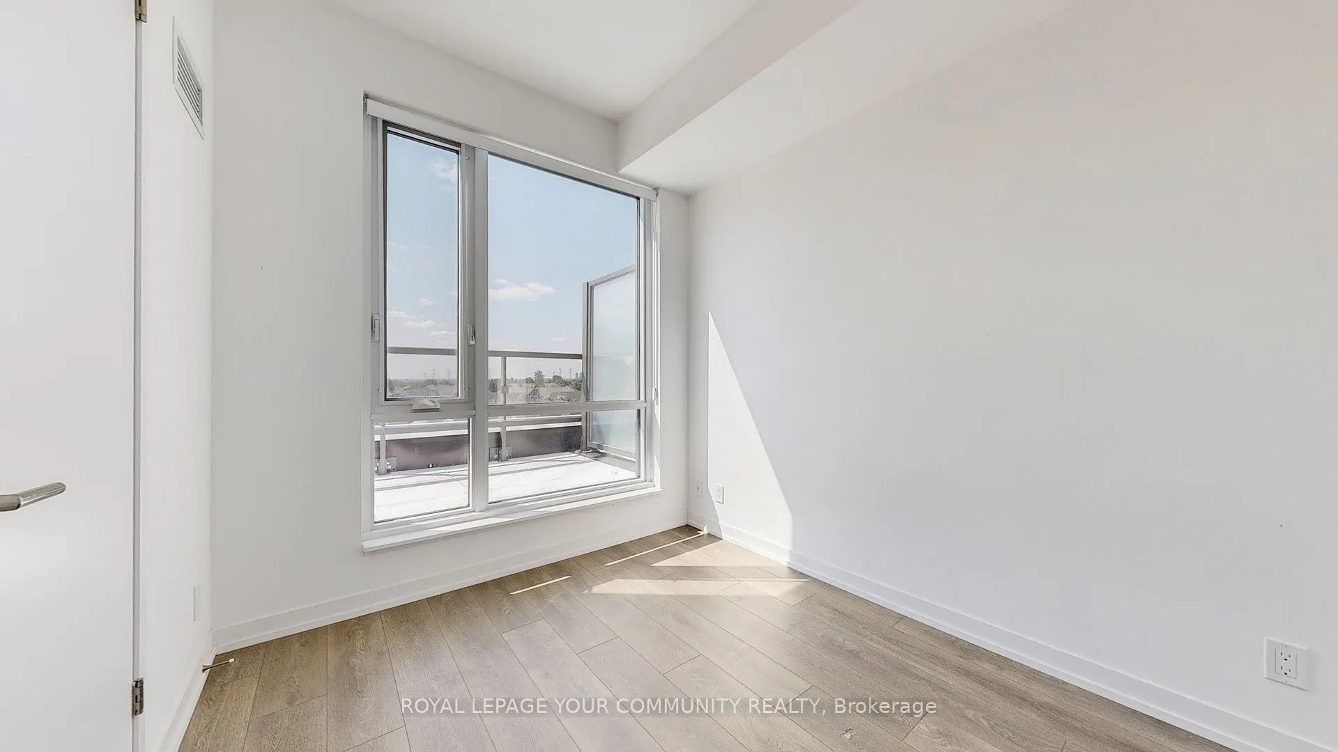 8 Beverley Glen Boulevard, #626