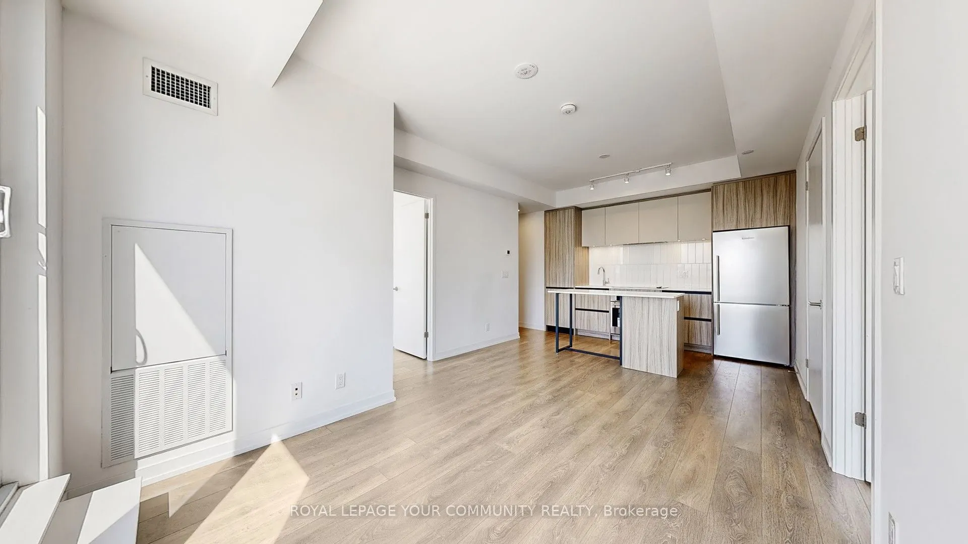 8 Beverley Glen Boulevard, #626