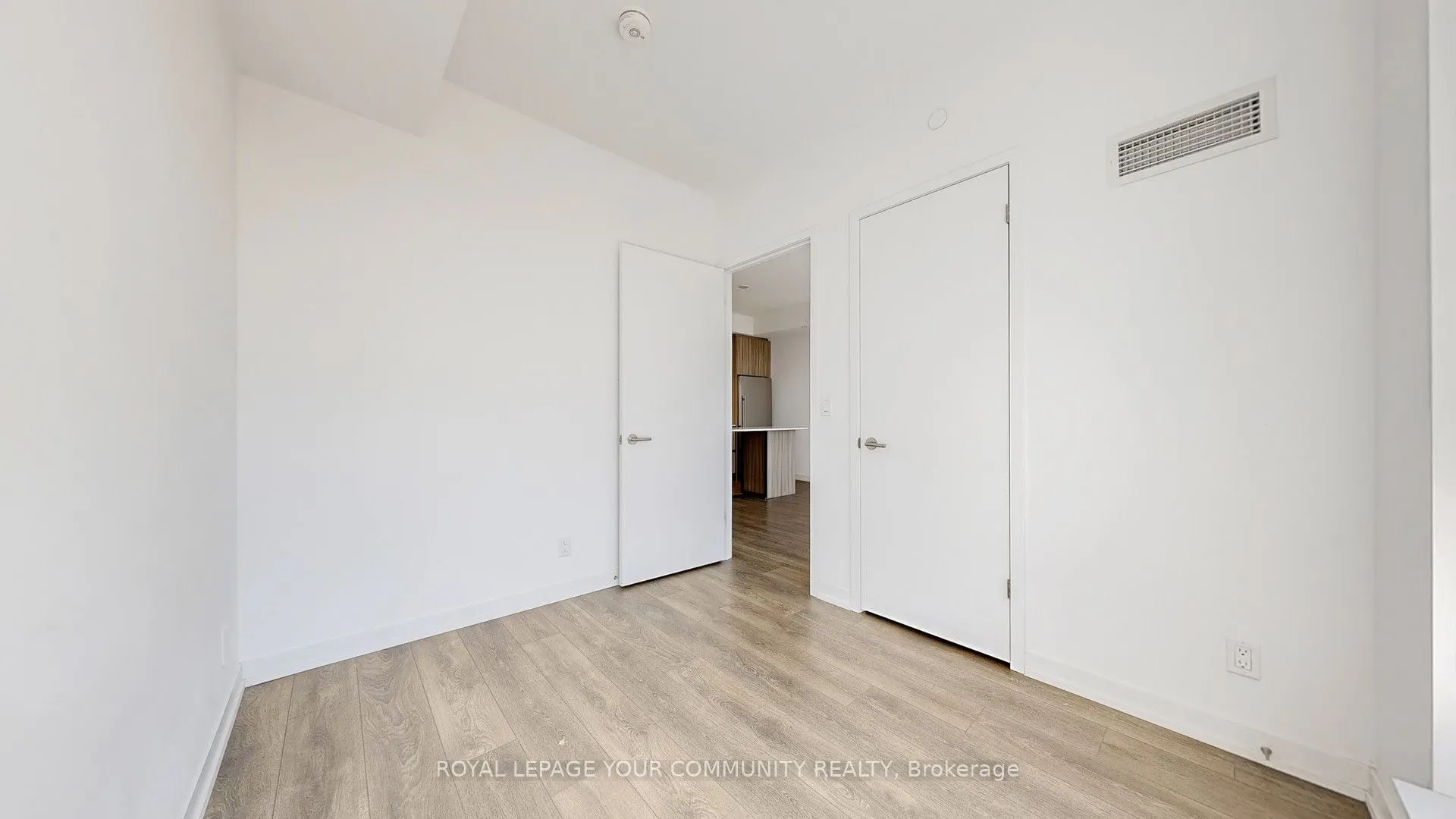 8 Beverley Glen Boulevard, #626