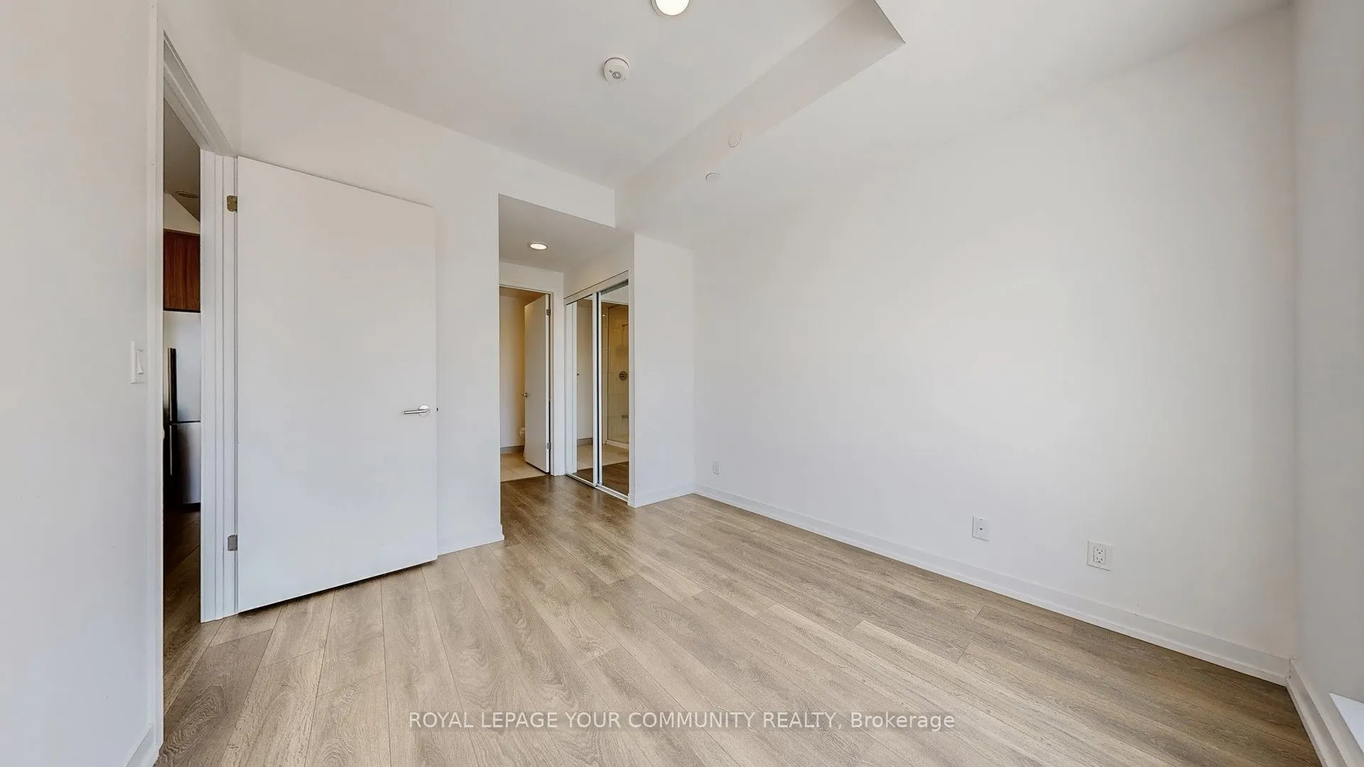 8 Beverley Glen Boulevard, #626