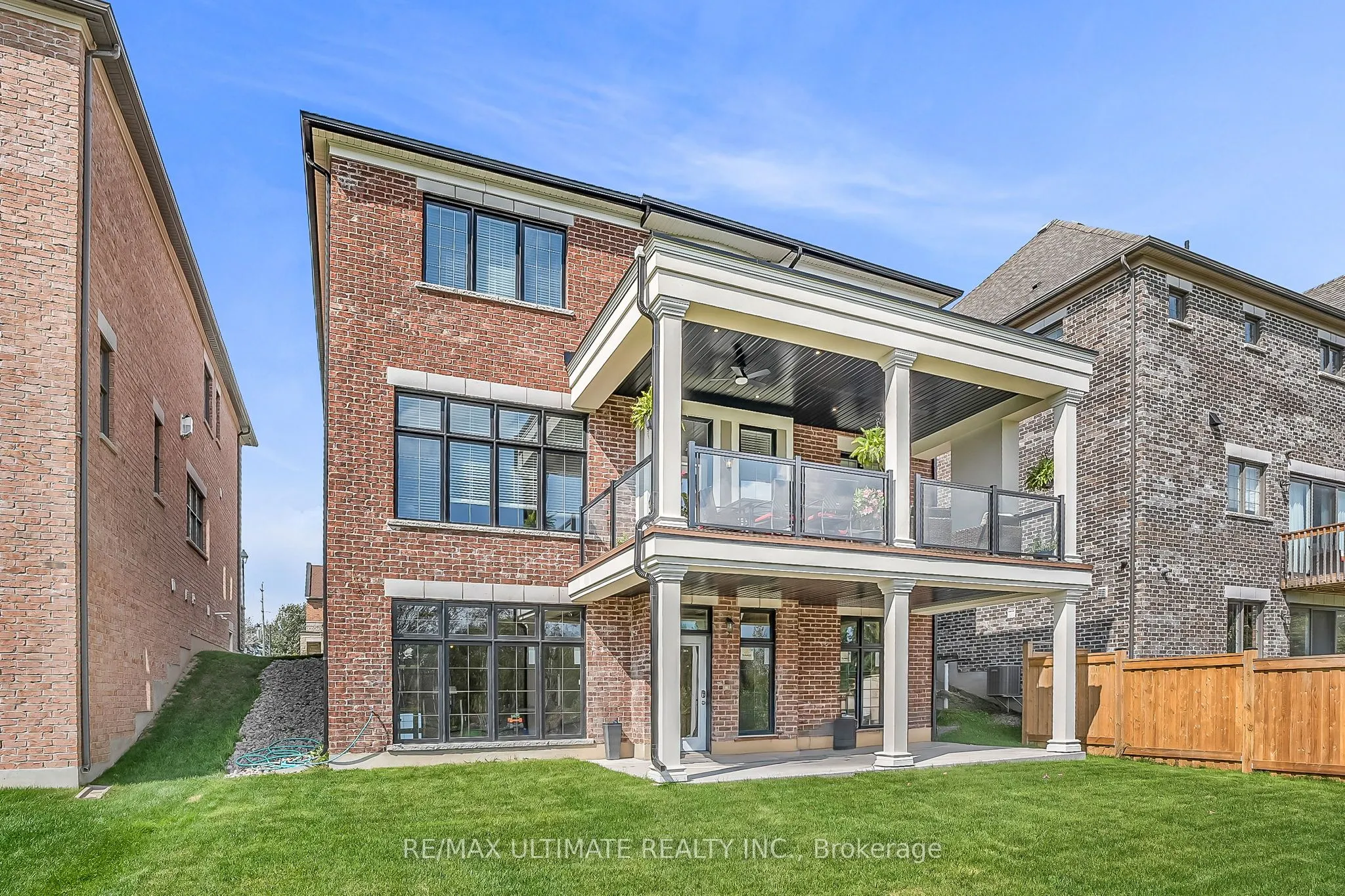 60 Cairns Gate