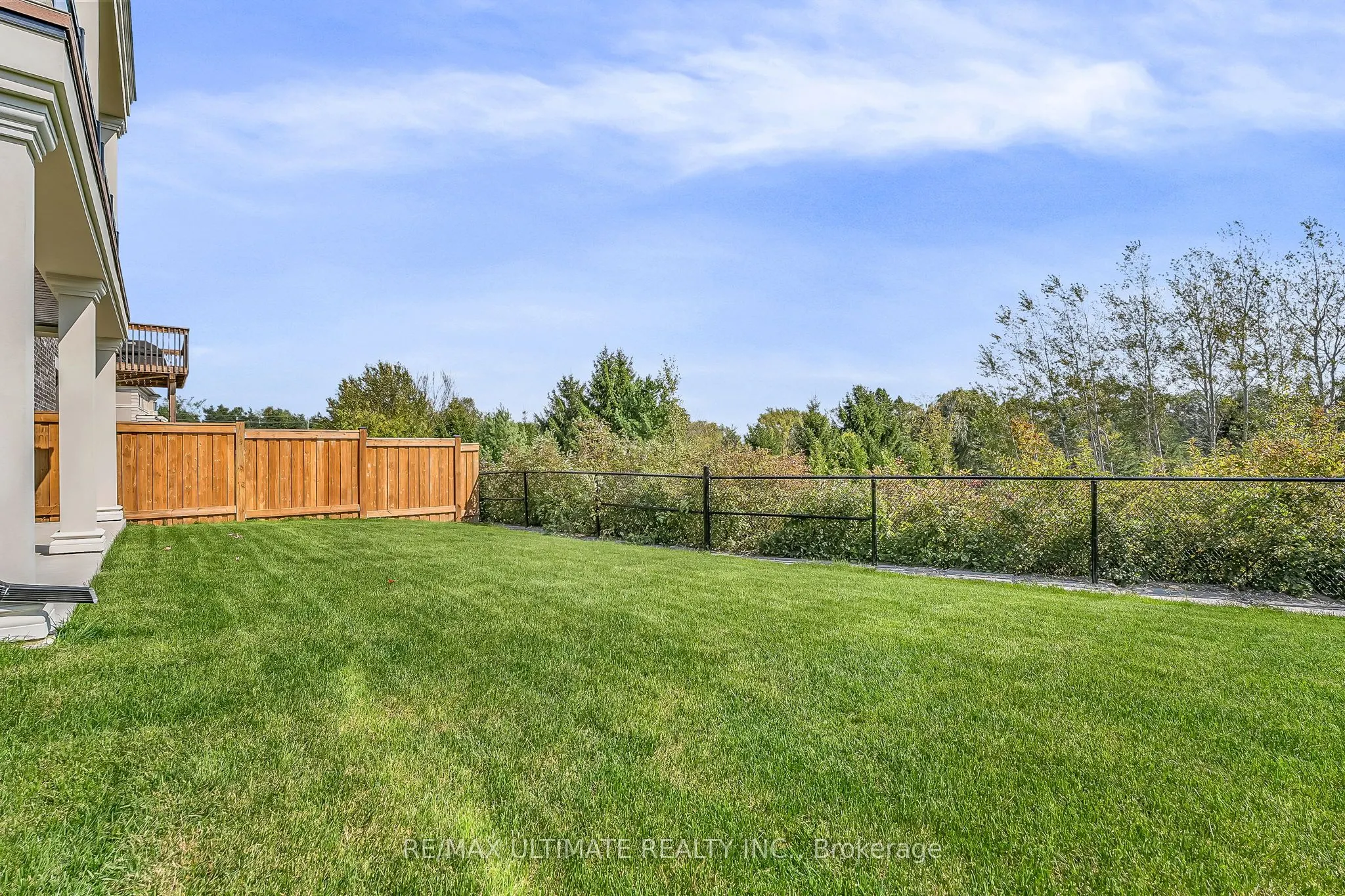60 Cairns Gate