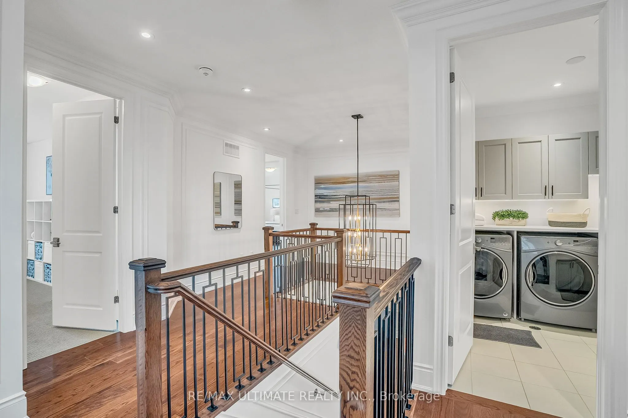 60 Cairns Gate