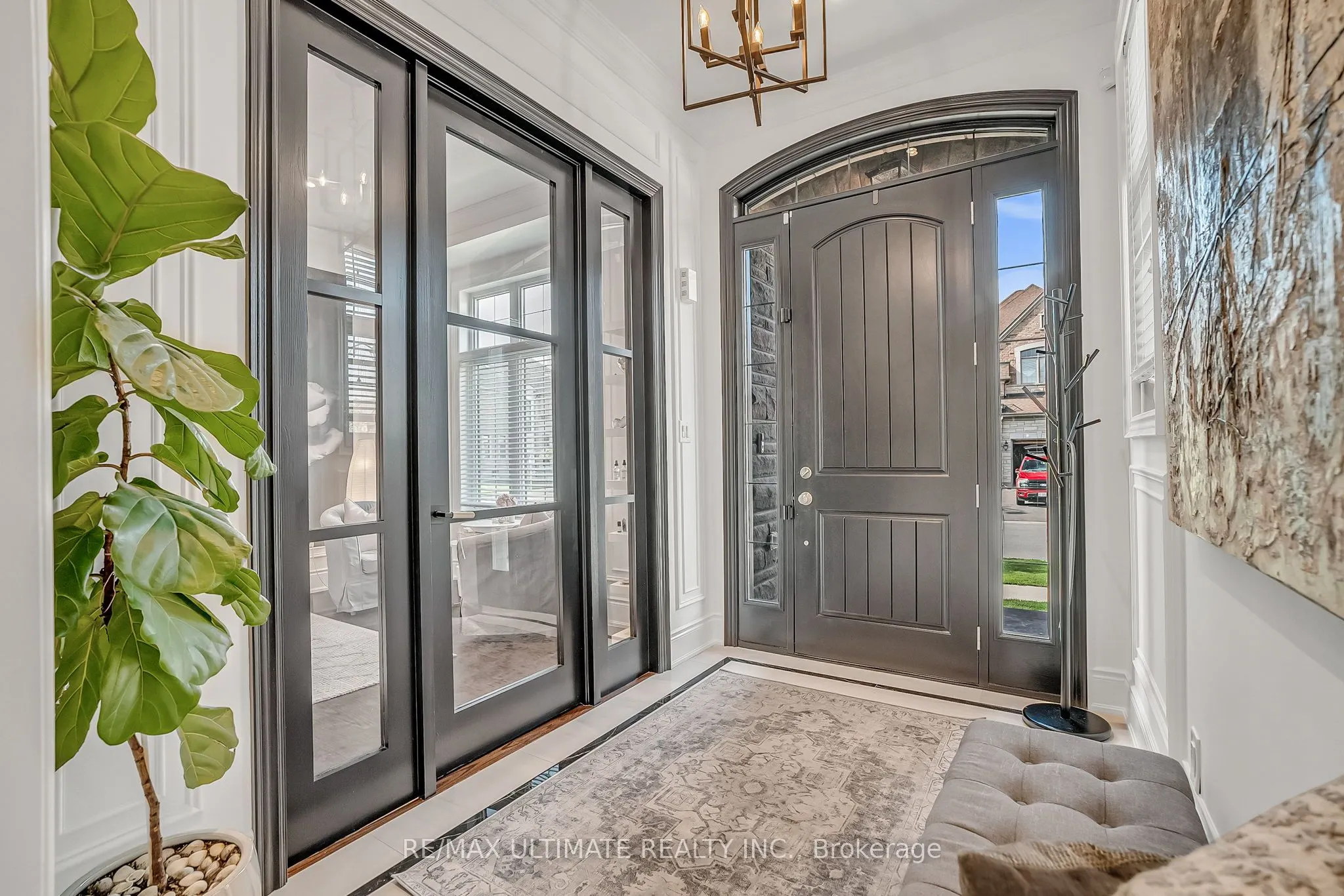 60 Cairns Gate