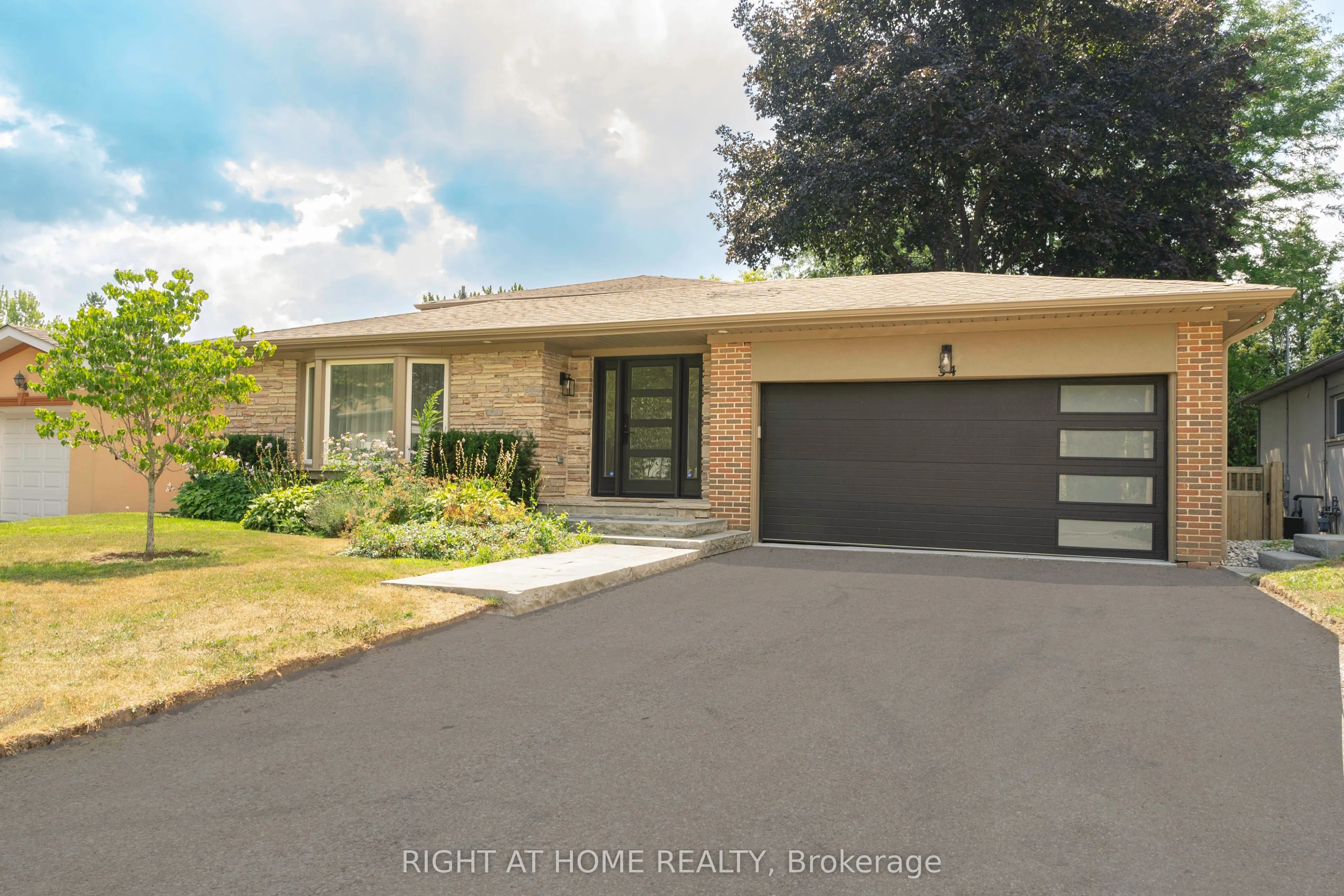 34 Wildrose Crescent