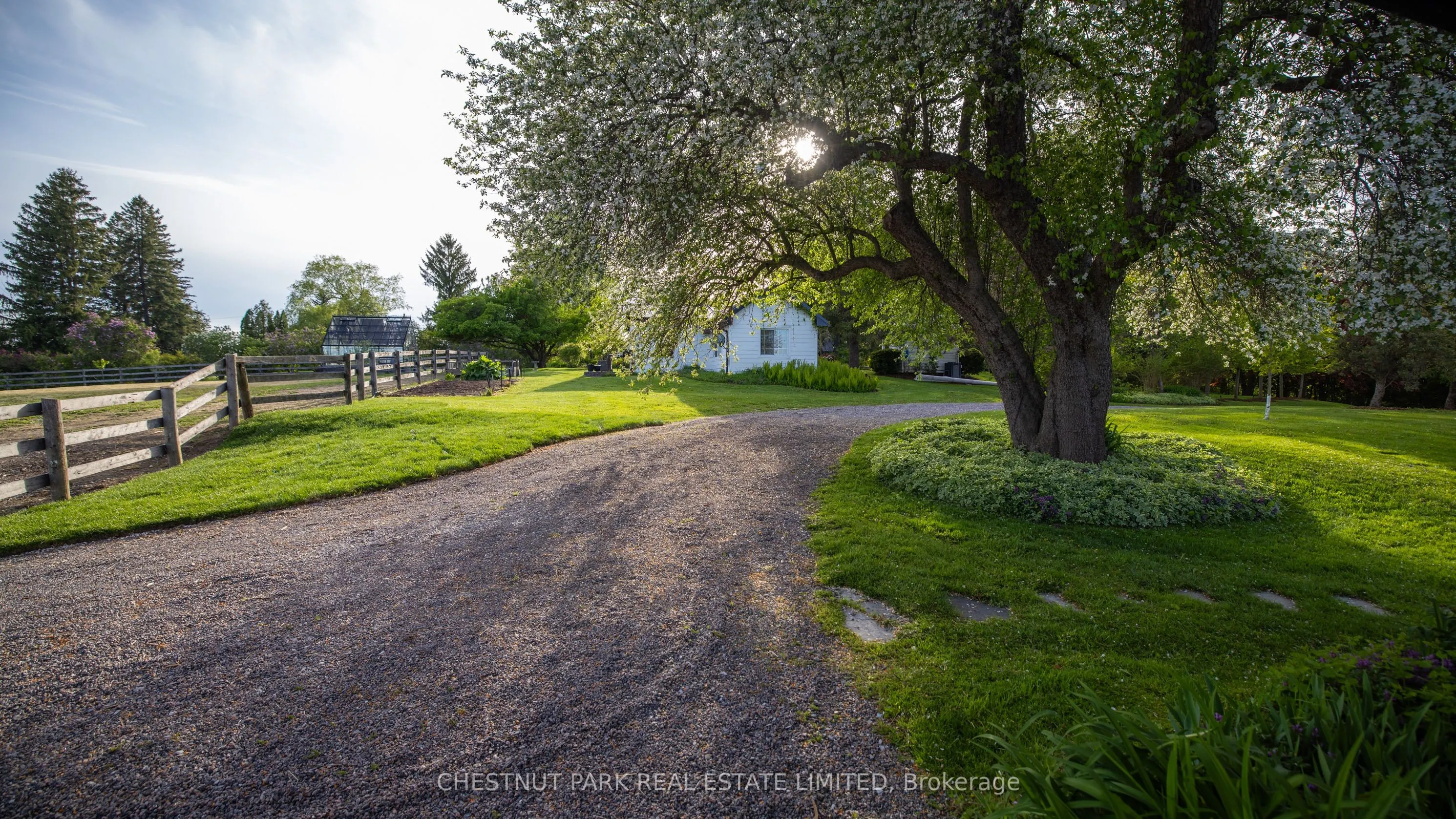 13825 8th Concession