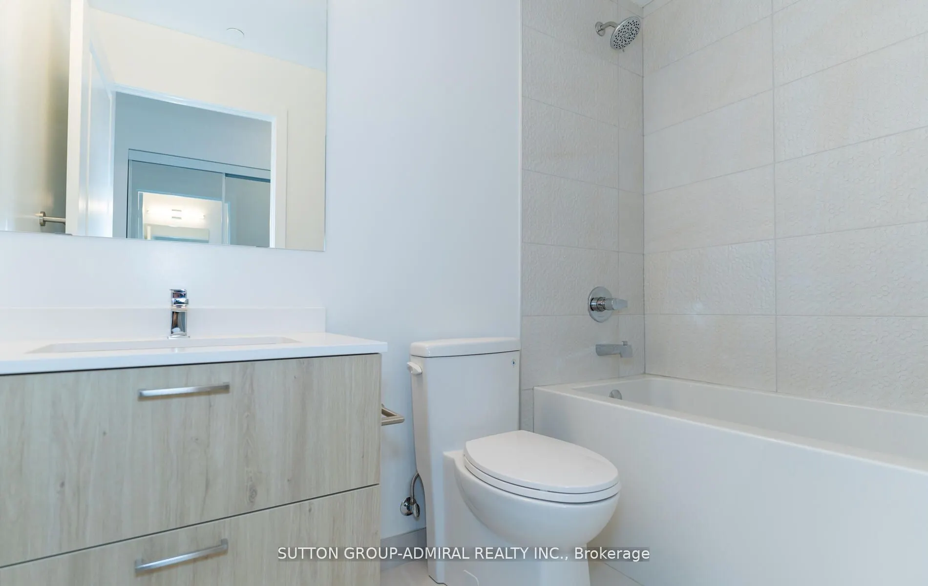 30 Upper Mall Way, #A-315