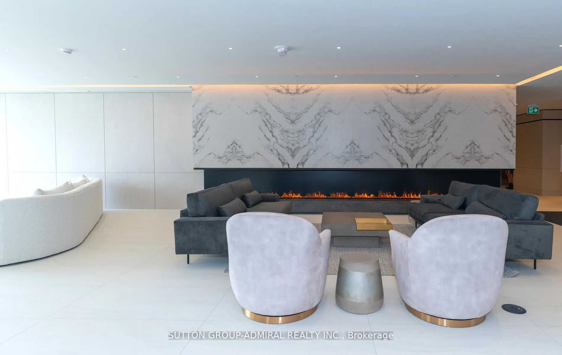 30 Upper Mall Way, #A-315