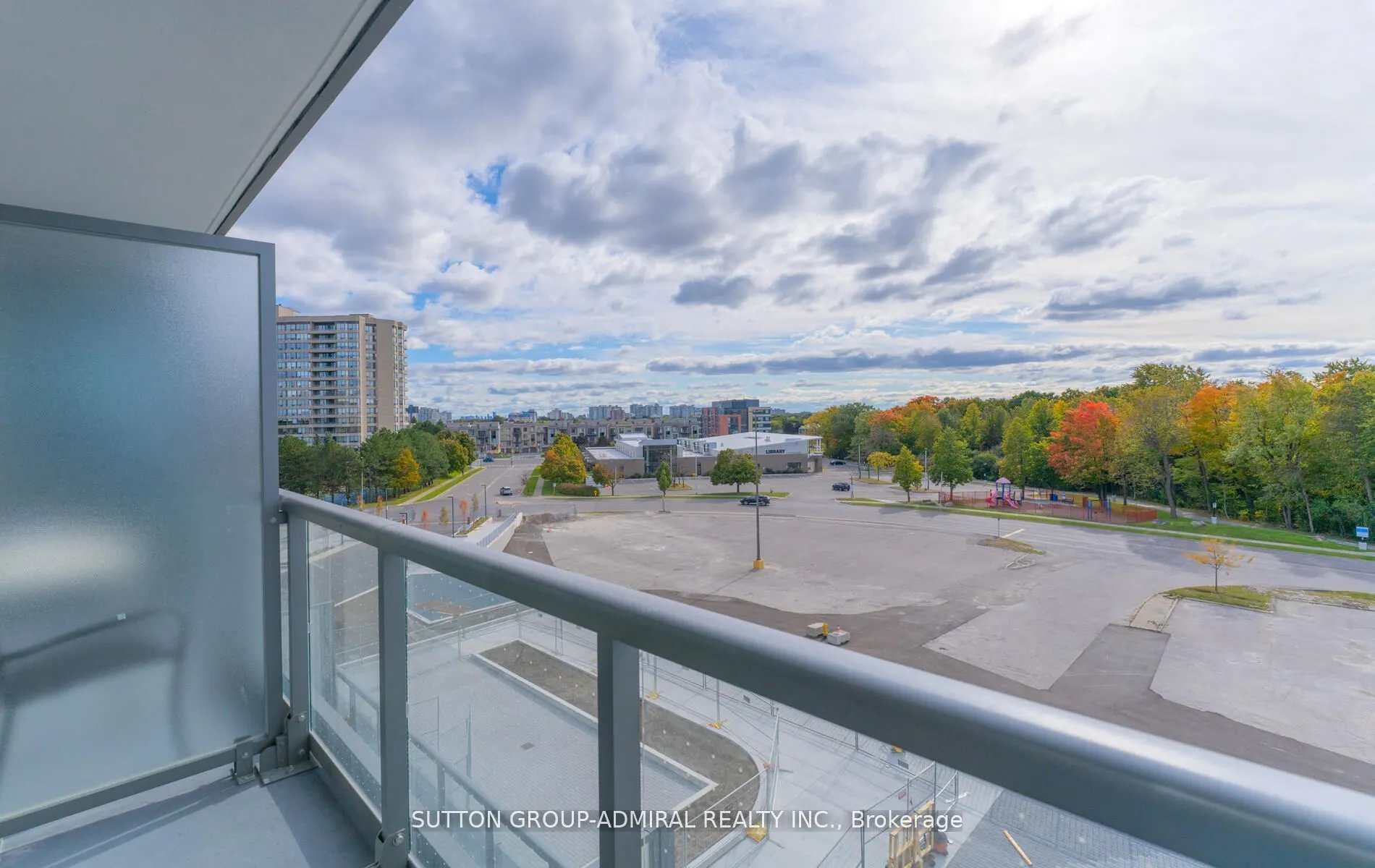 30 Upper Mall Way, #A-315