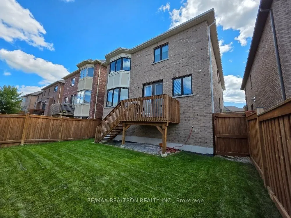 139 Mondial Crescent