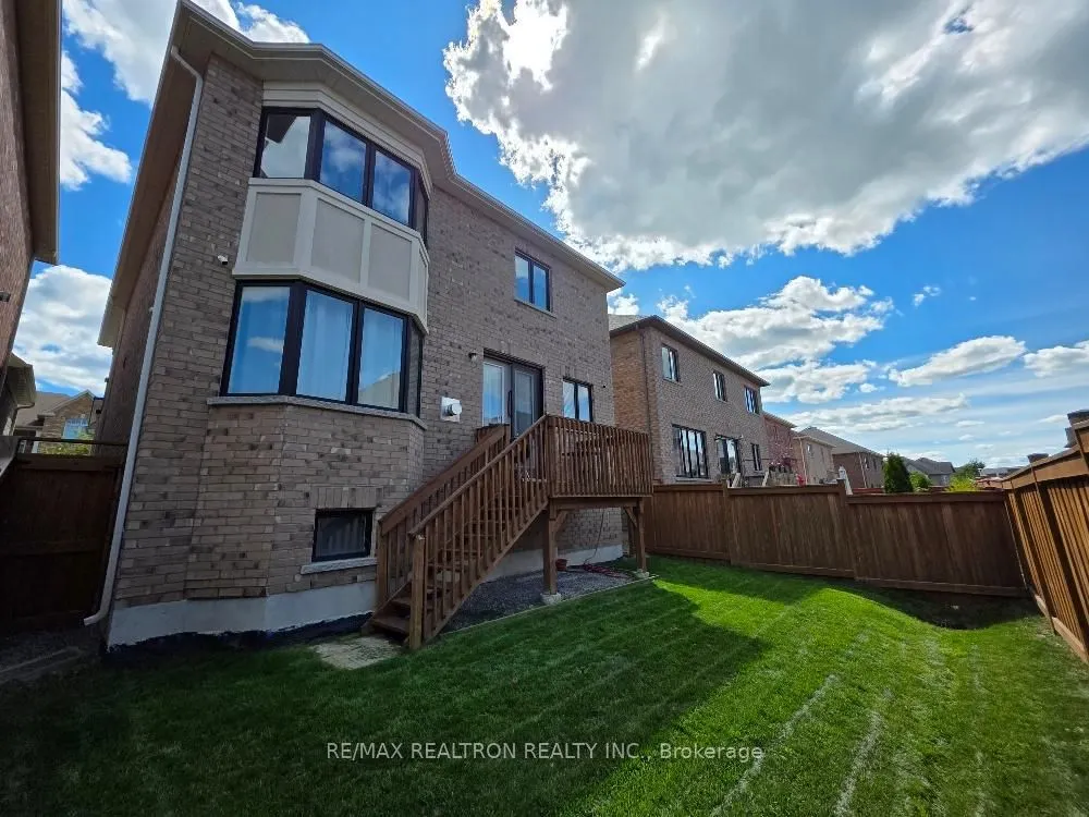 139 Mondial Crescent