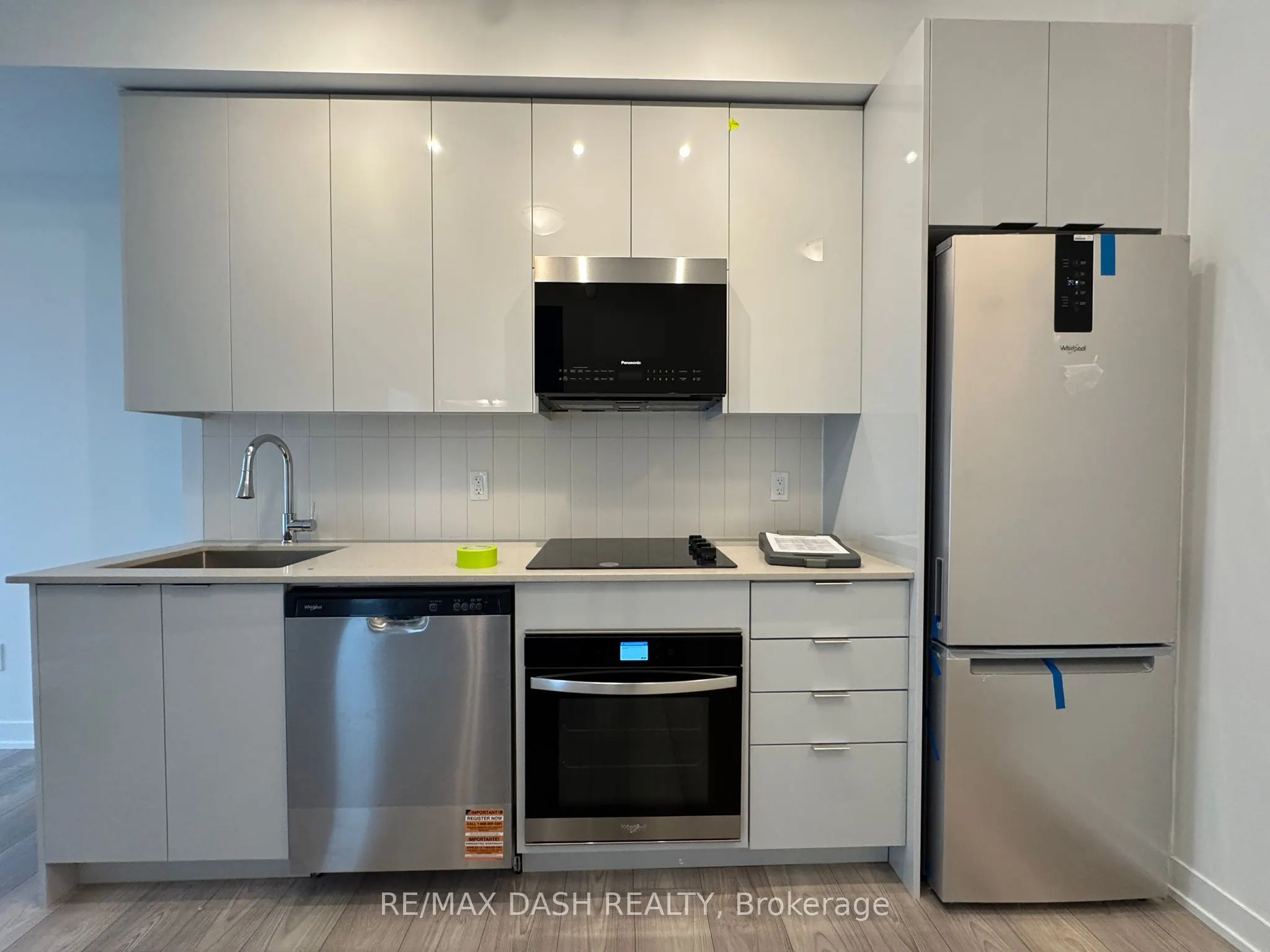 10 Abeja Street, #819