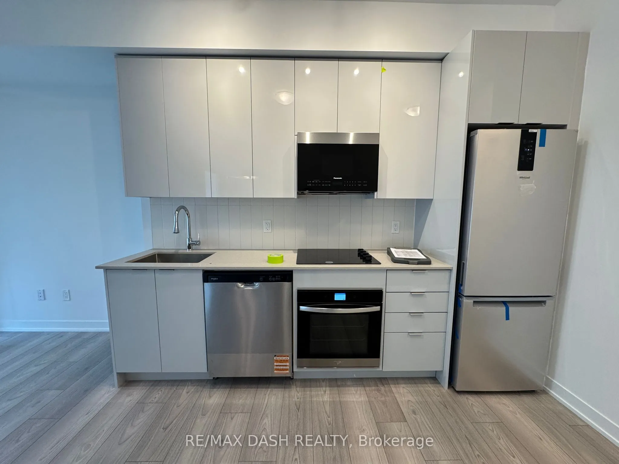 10 Abeja Street, #819