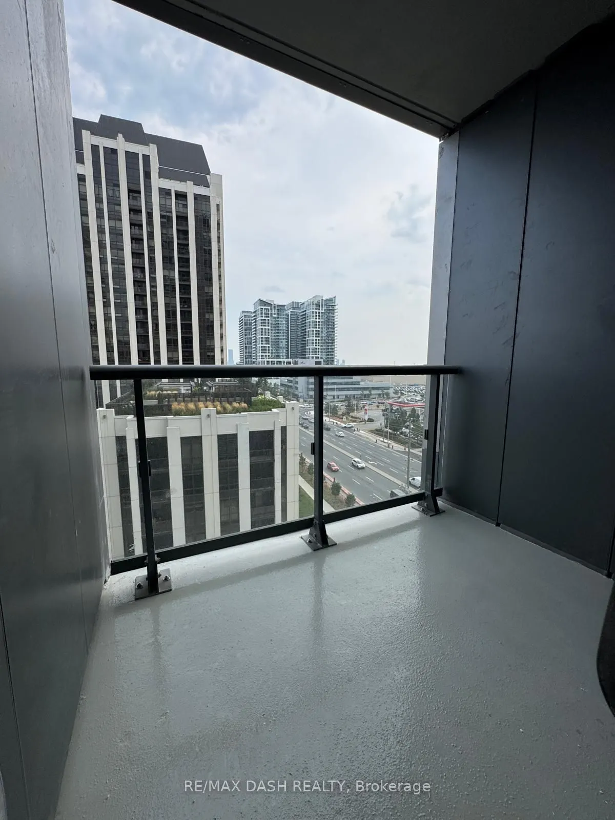 10 Abeja Street, #819