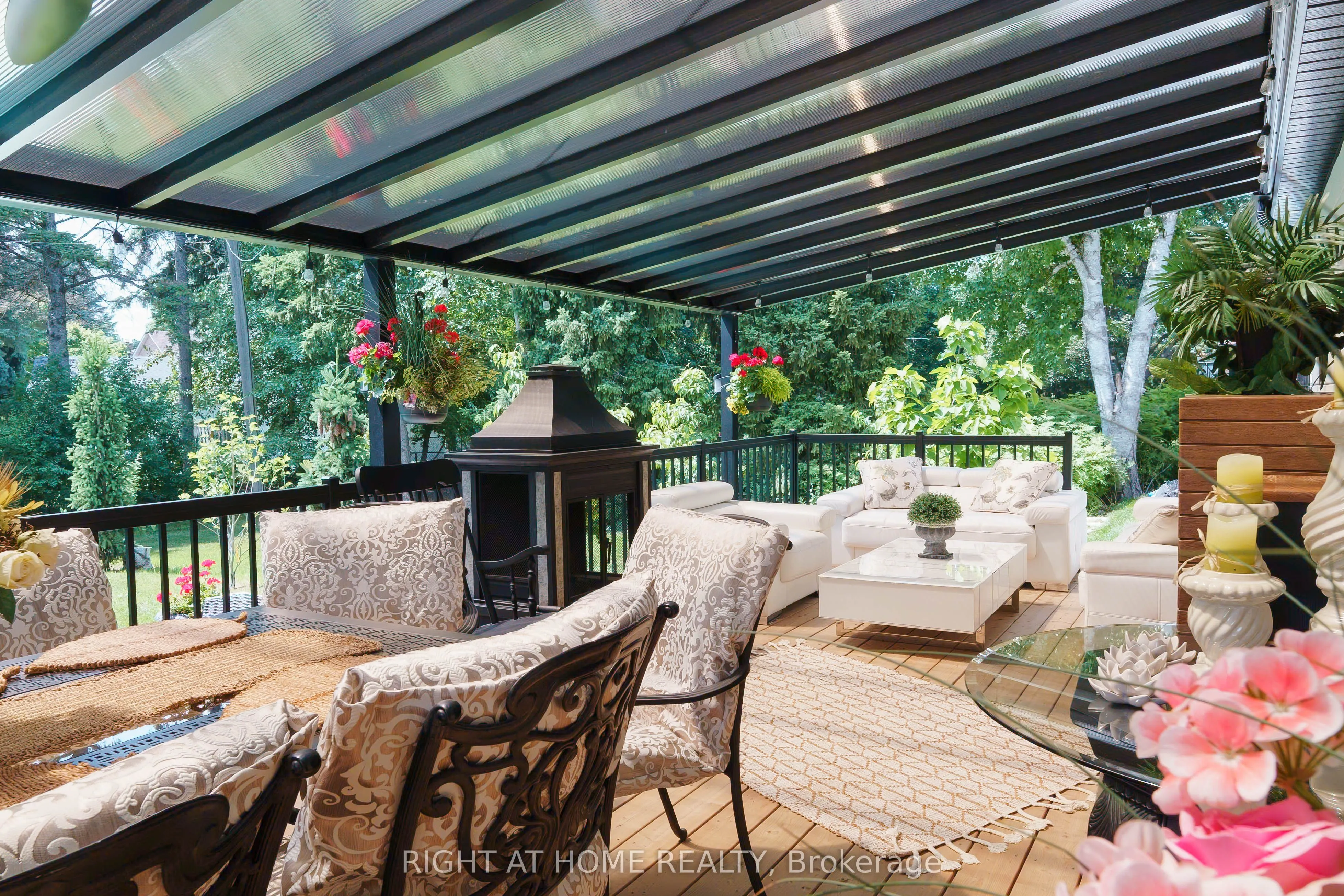 6 Ladyslipper Court