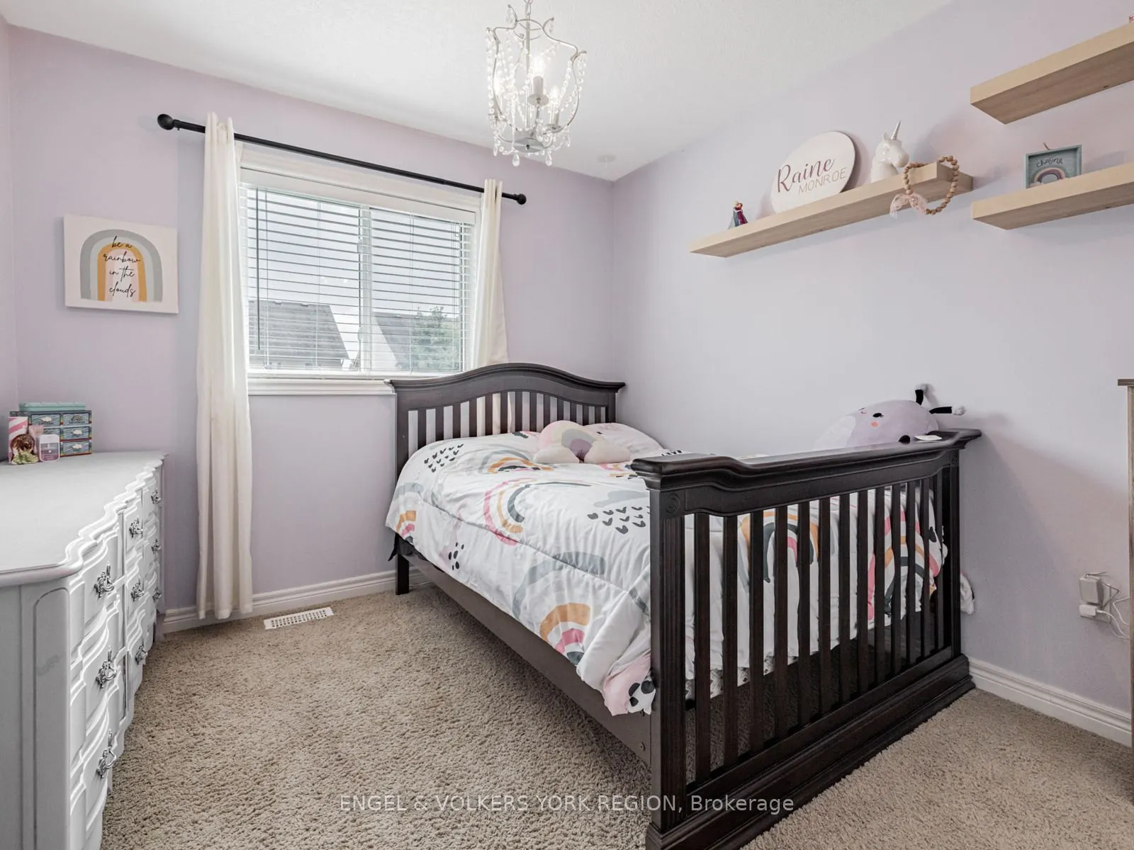 176 Banting Crescent