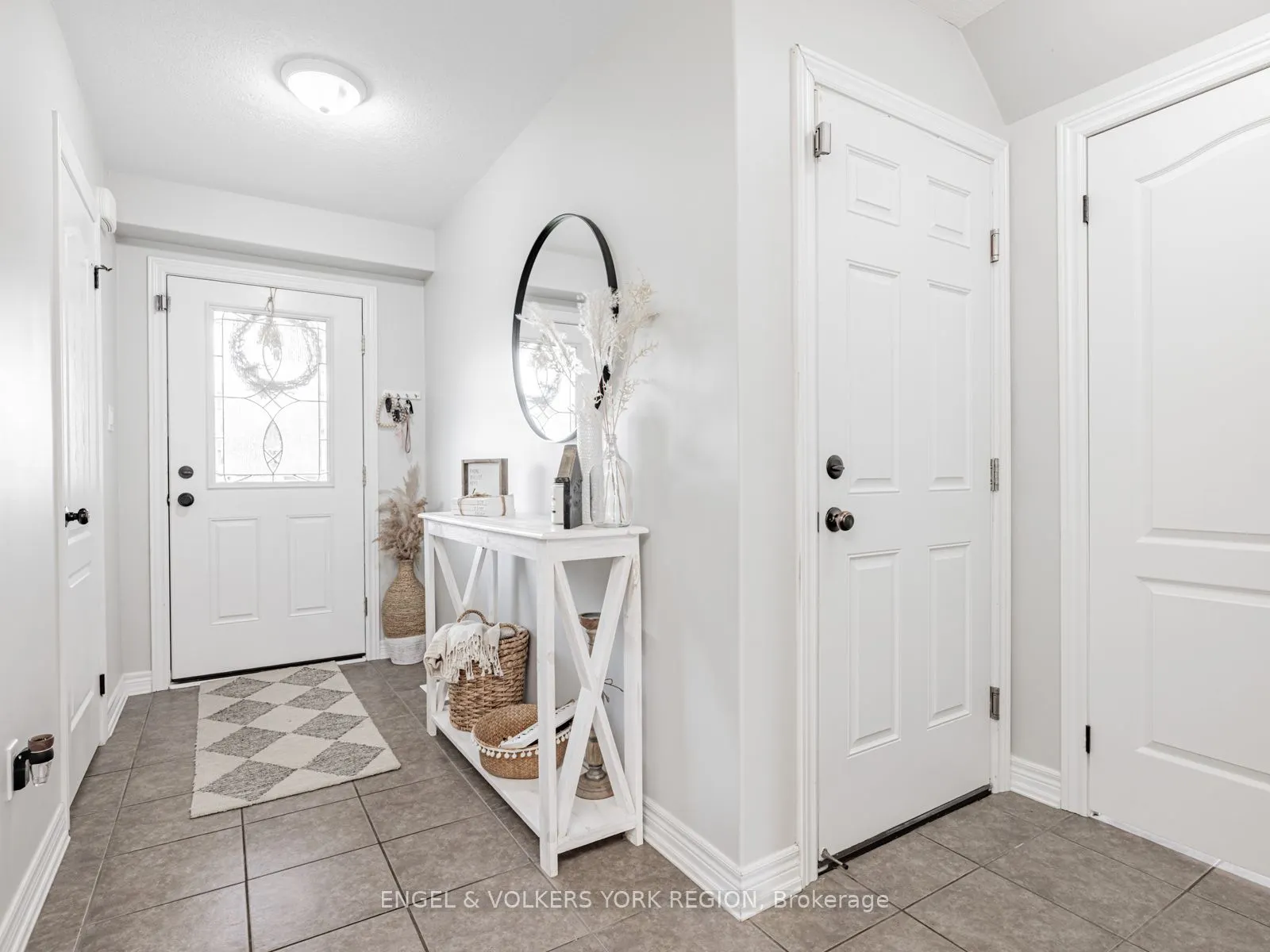 176 Banting Crescent