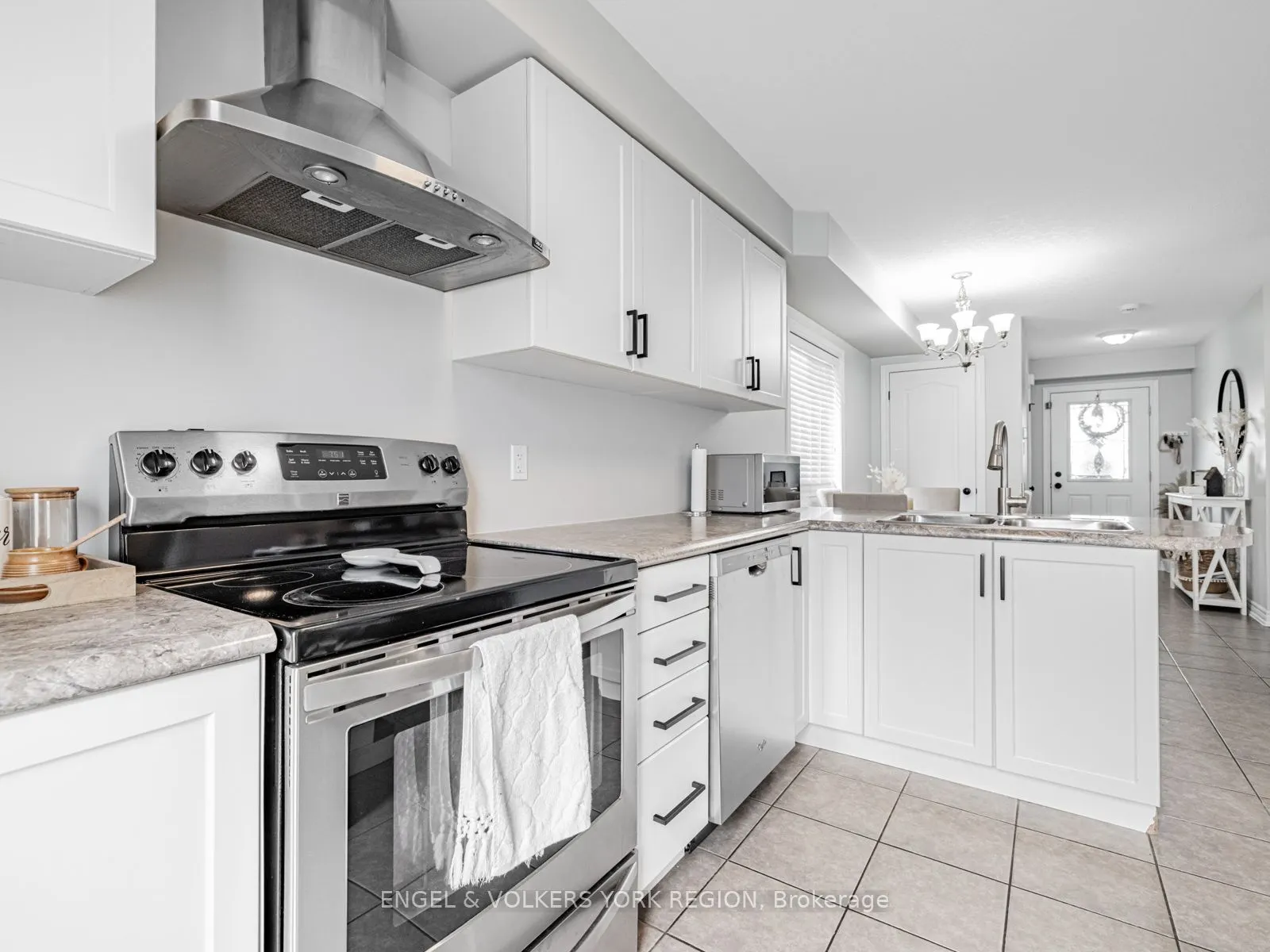 176 Banting Crescent