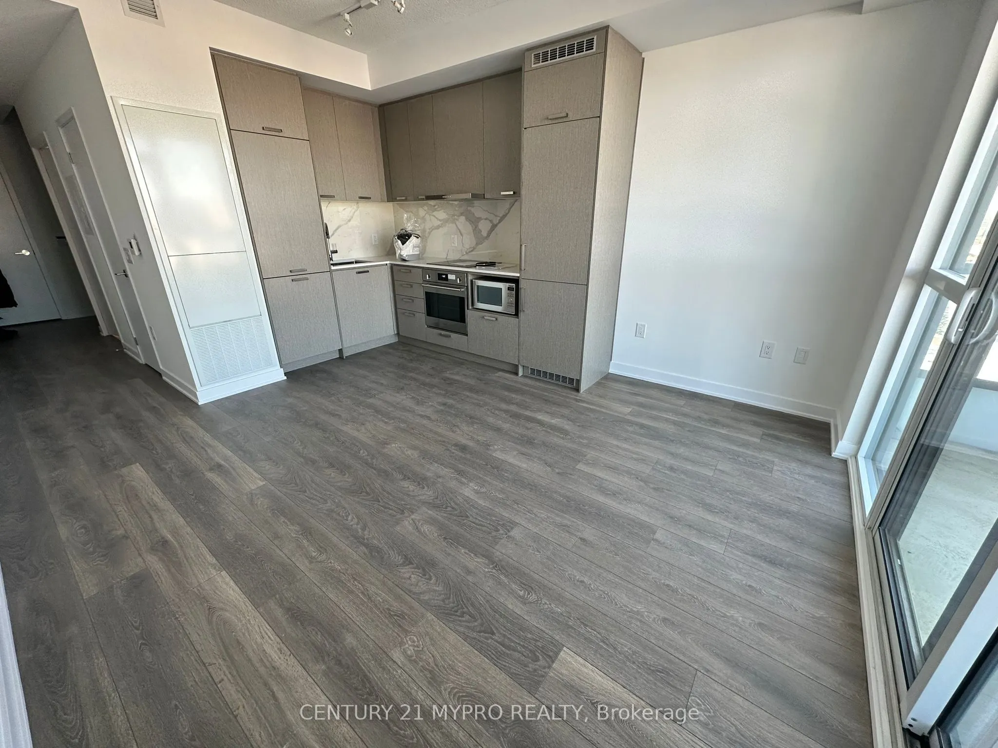 10 Honeycrisp Crescent, #1017