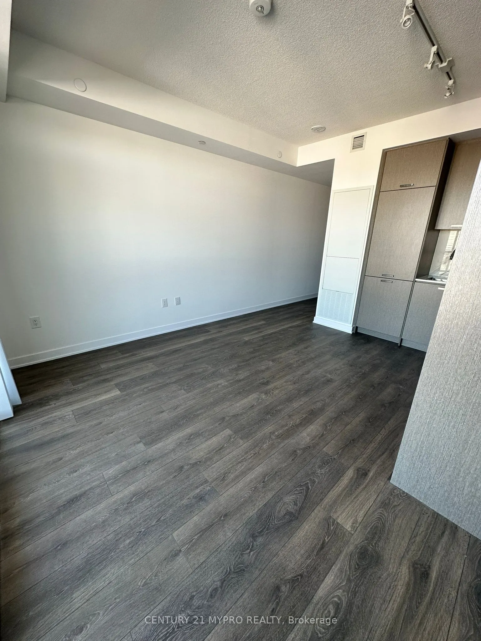 10 Honeycrisp Crescent, #1017