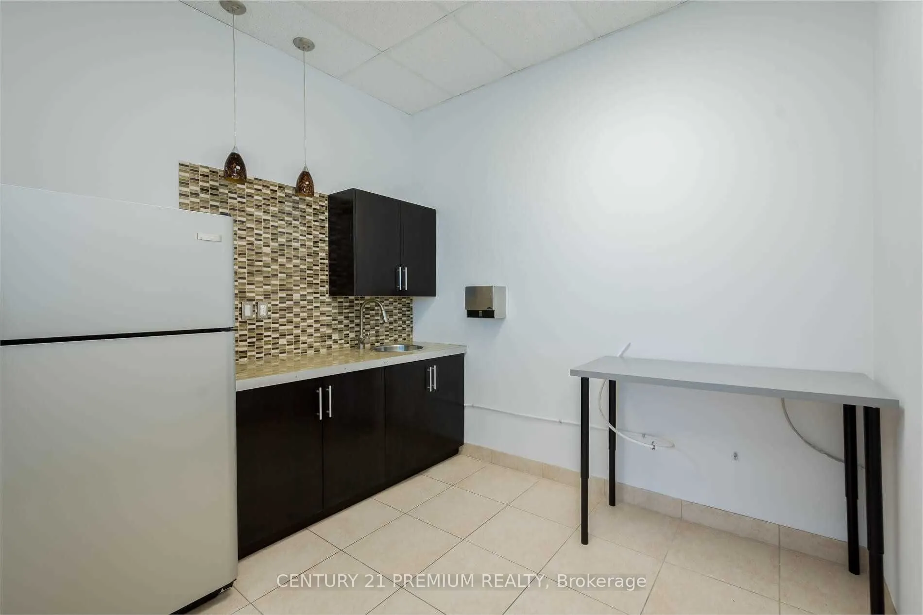 661 Chrislea Road, #Unit#14 Room 02