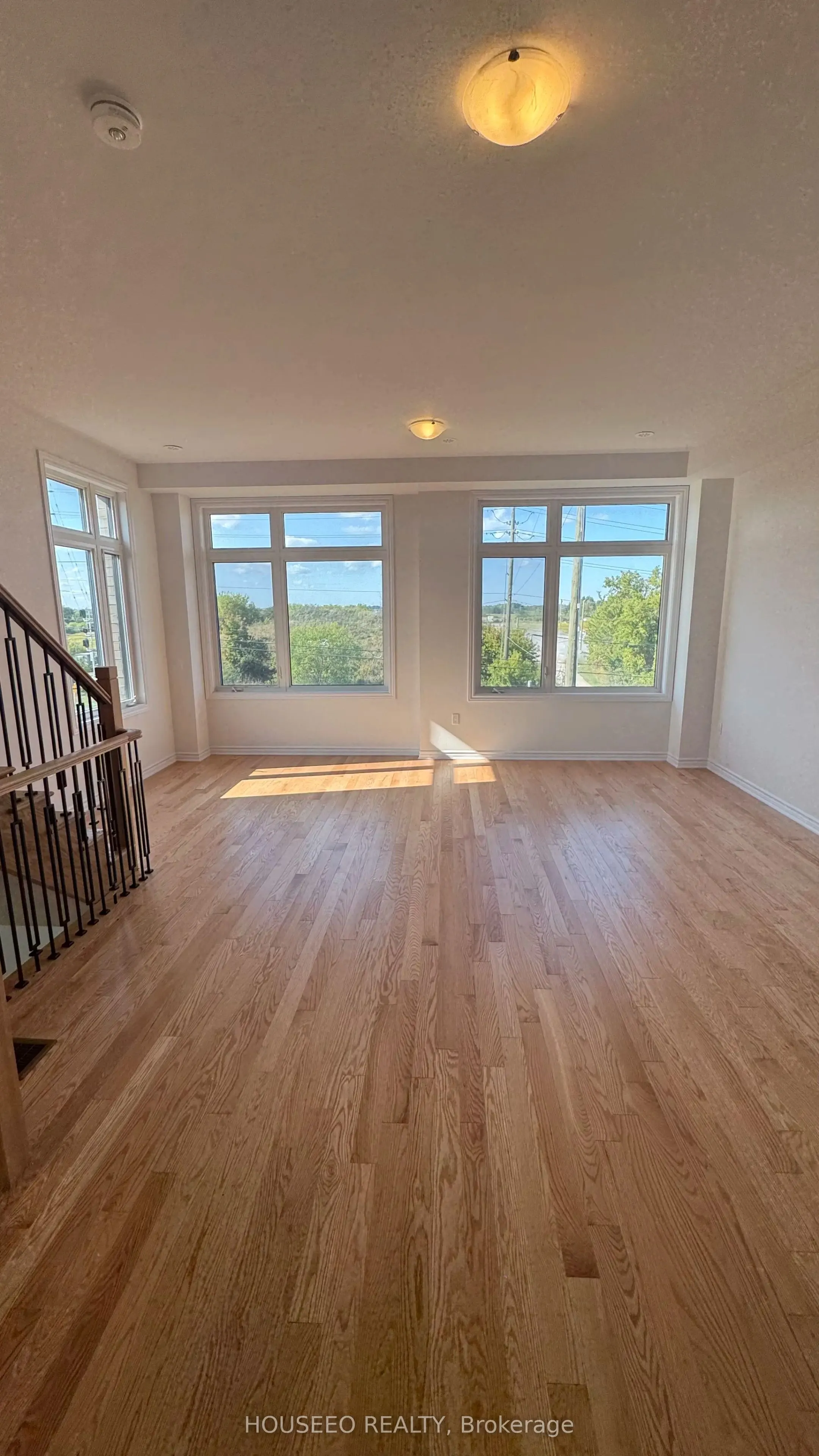 103 Inverary Crescent