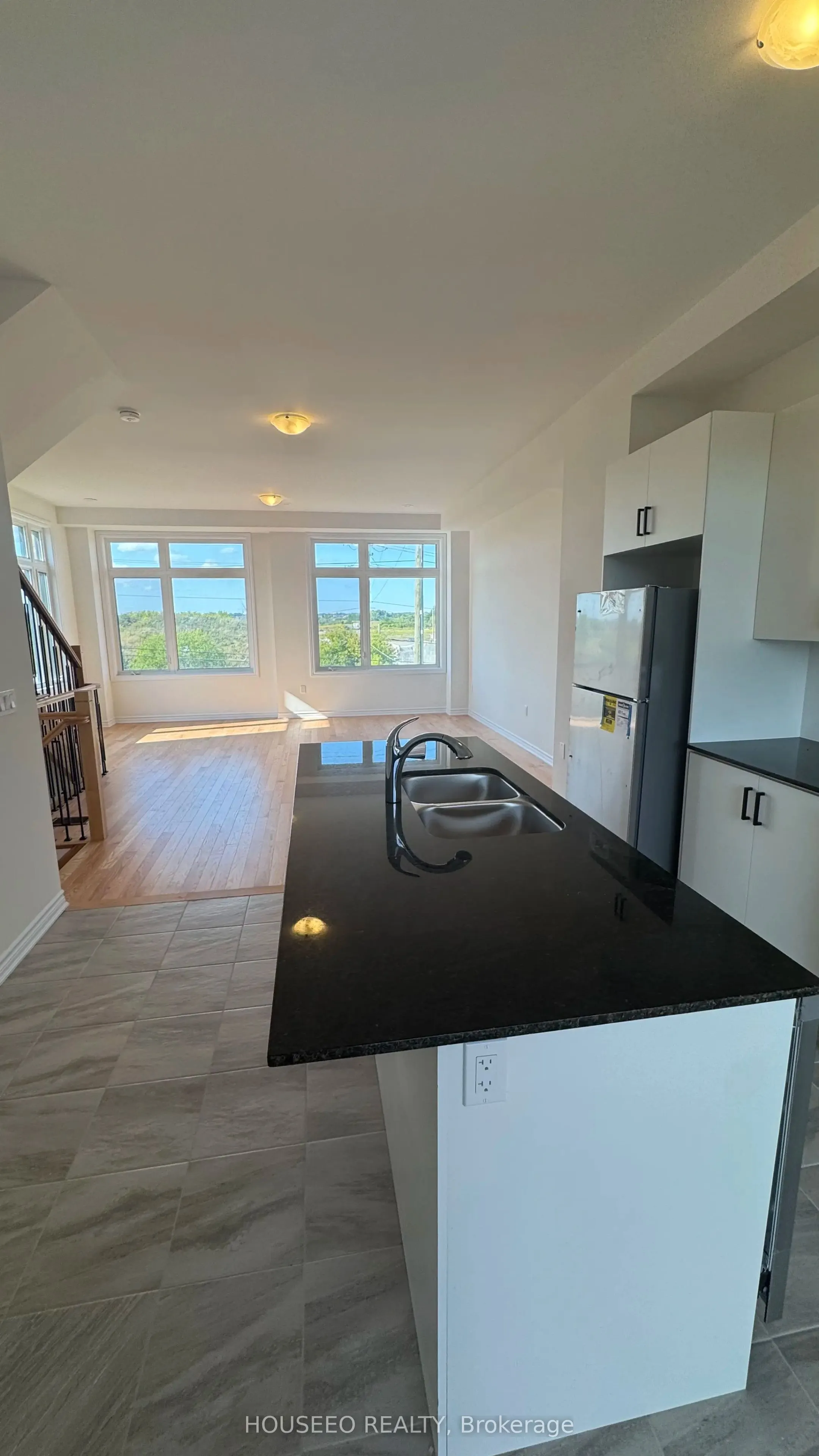 103 Inverary Crescent