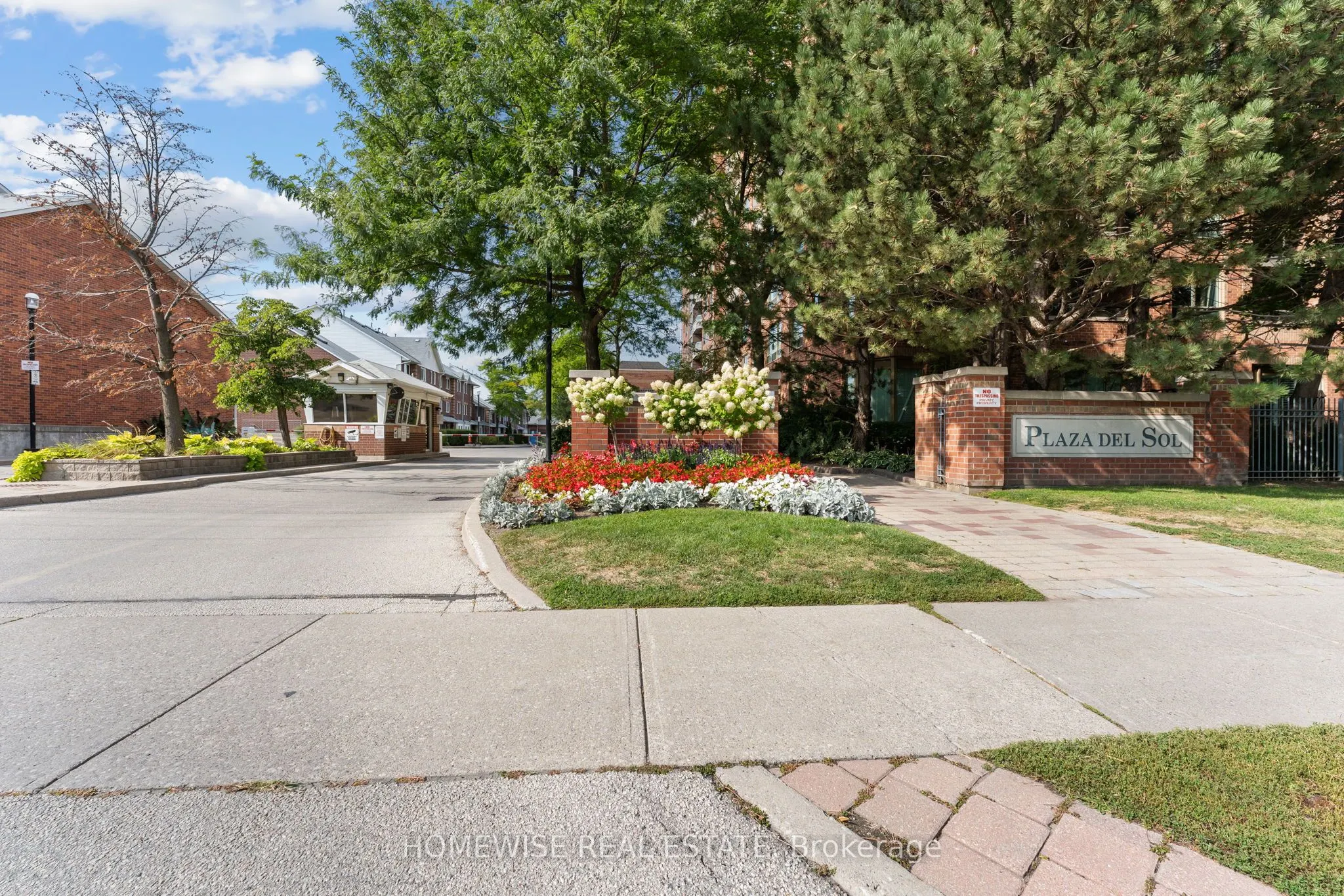 850 Steeles Avenue, #910