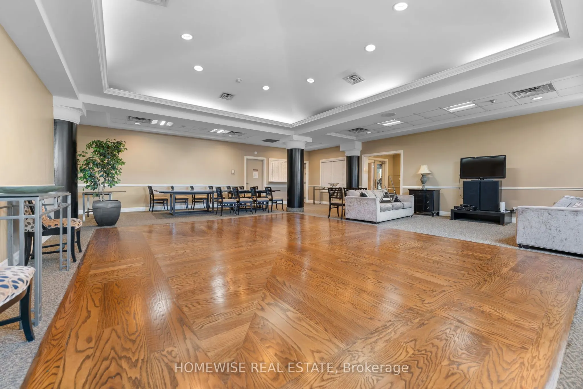 850 Steeles Avenue, #910