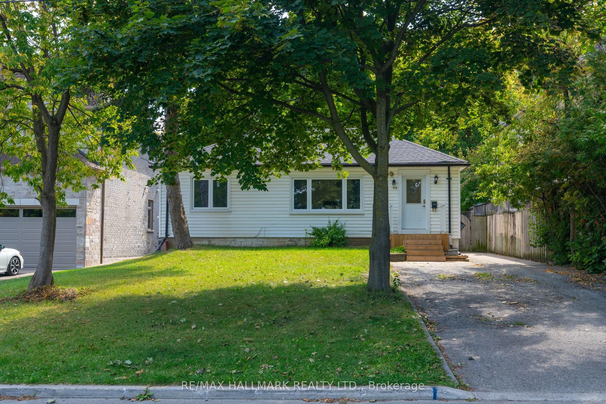 43 Meadowview Avenue