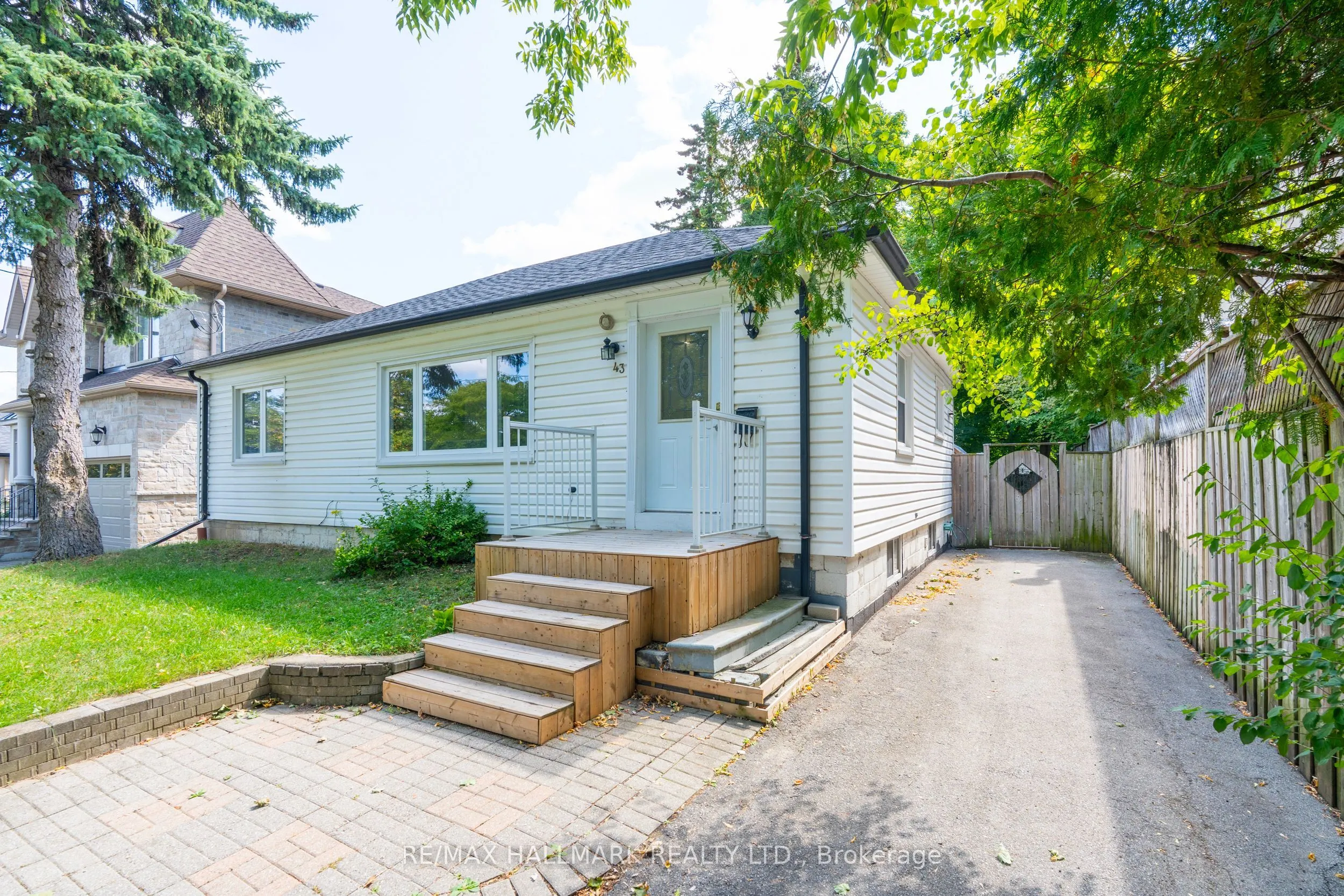 43 Meadowview Avenue