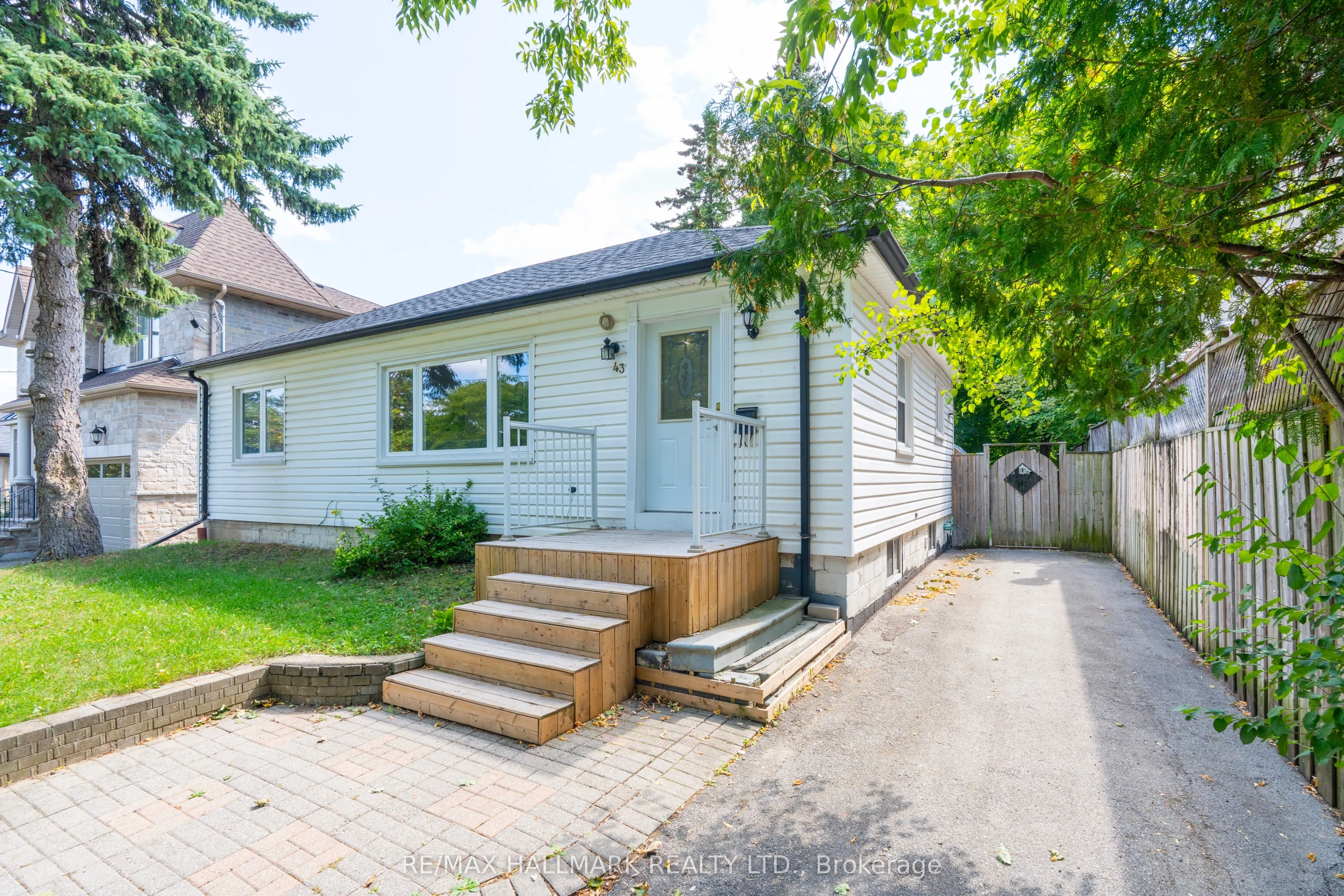 43 Meadowview Avenue