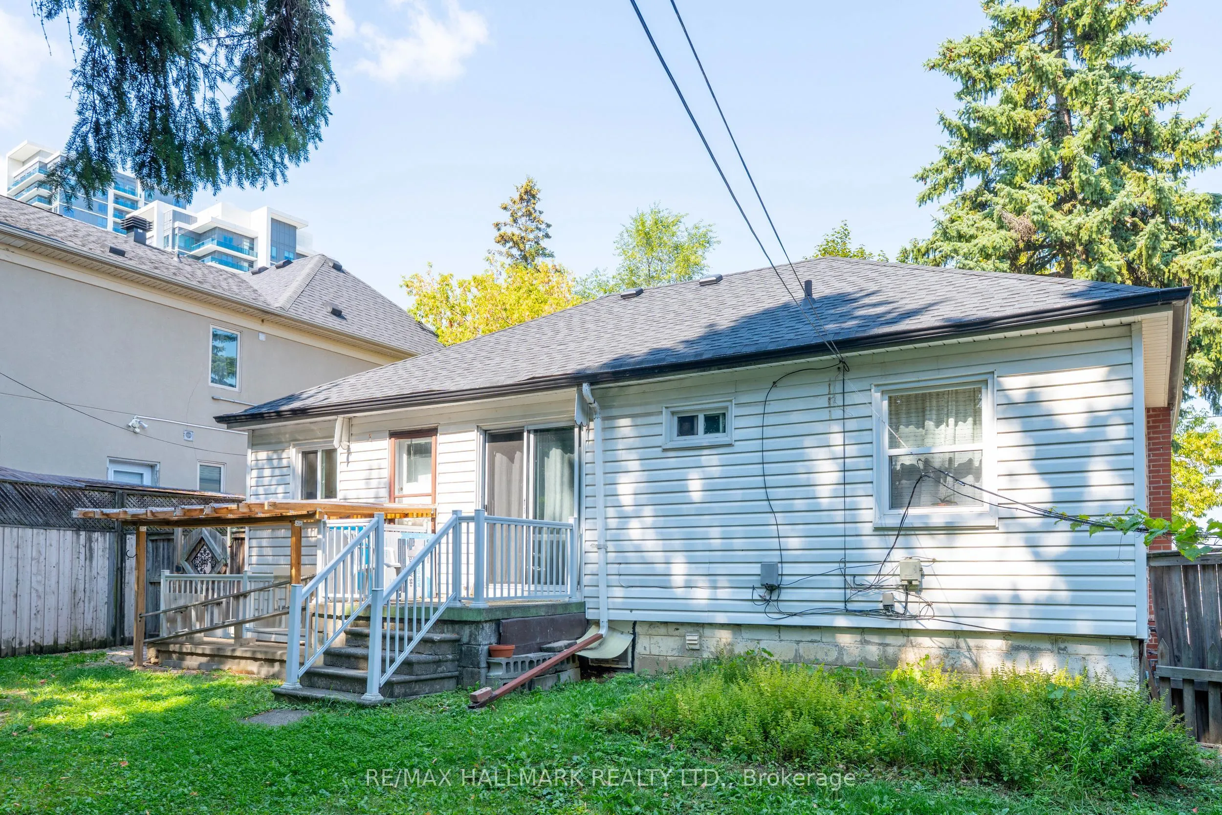 43 Meadowview Avenue