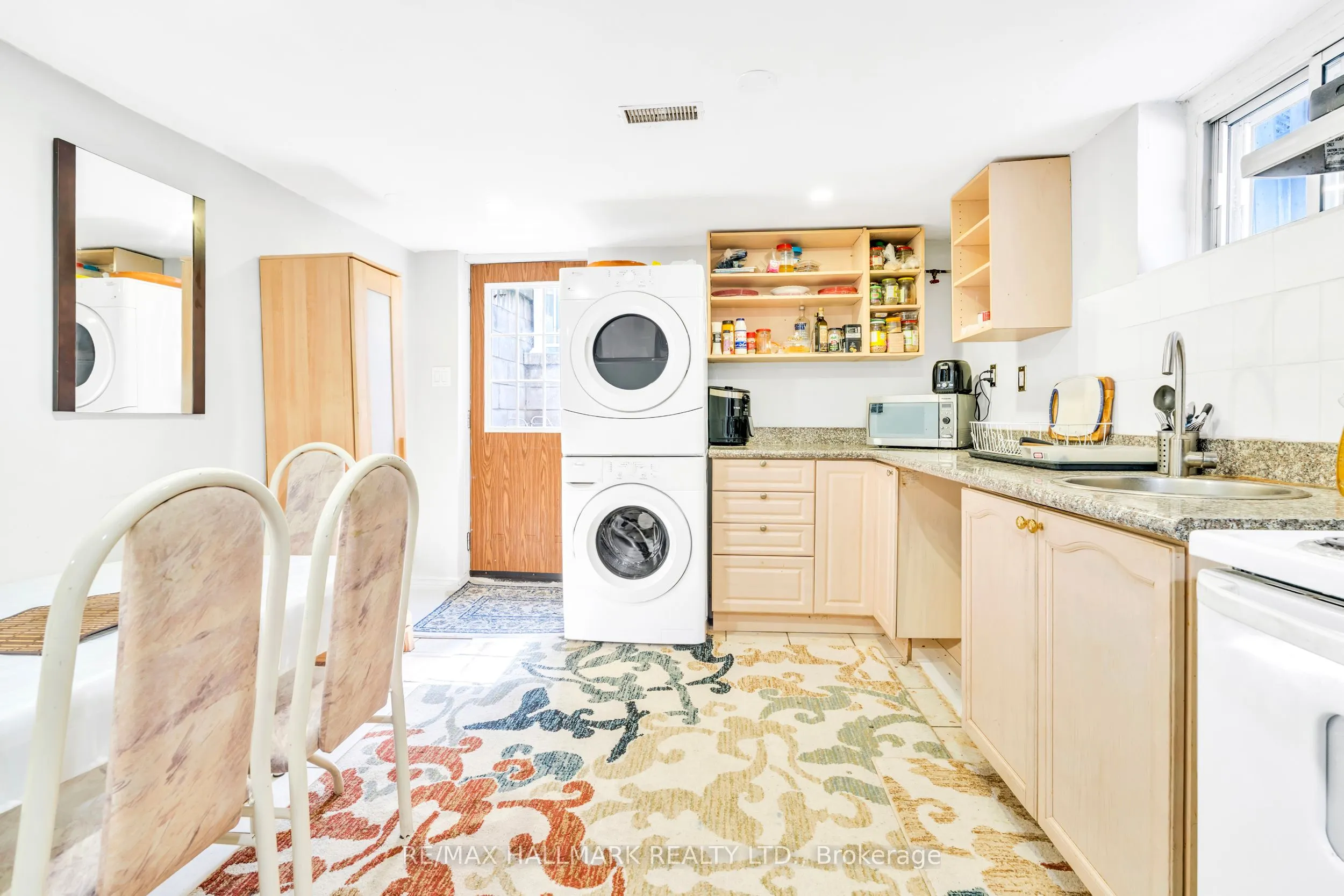 43 Meadowview Avenue