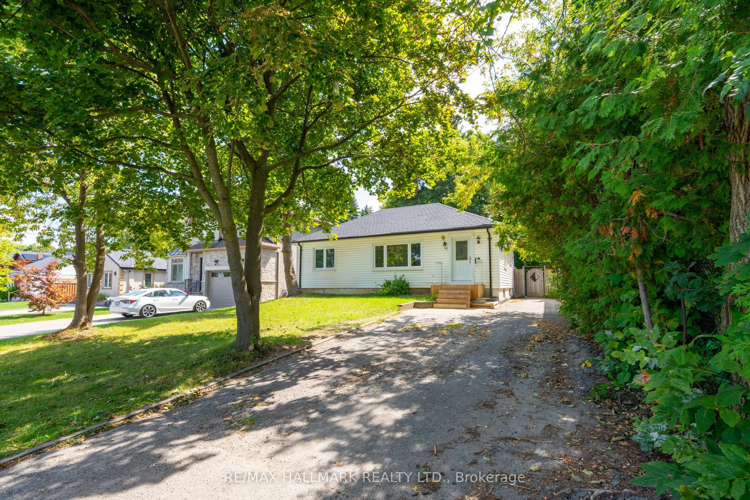 43 Meadowview Avenue
