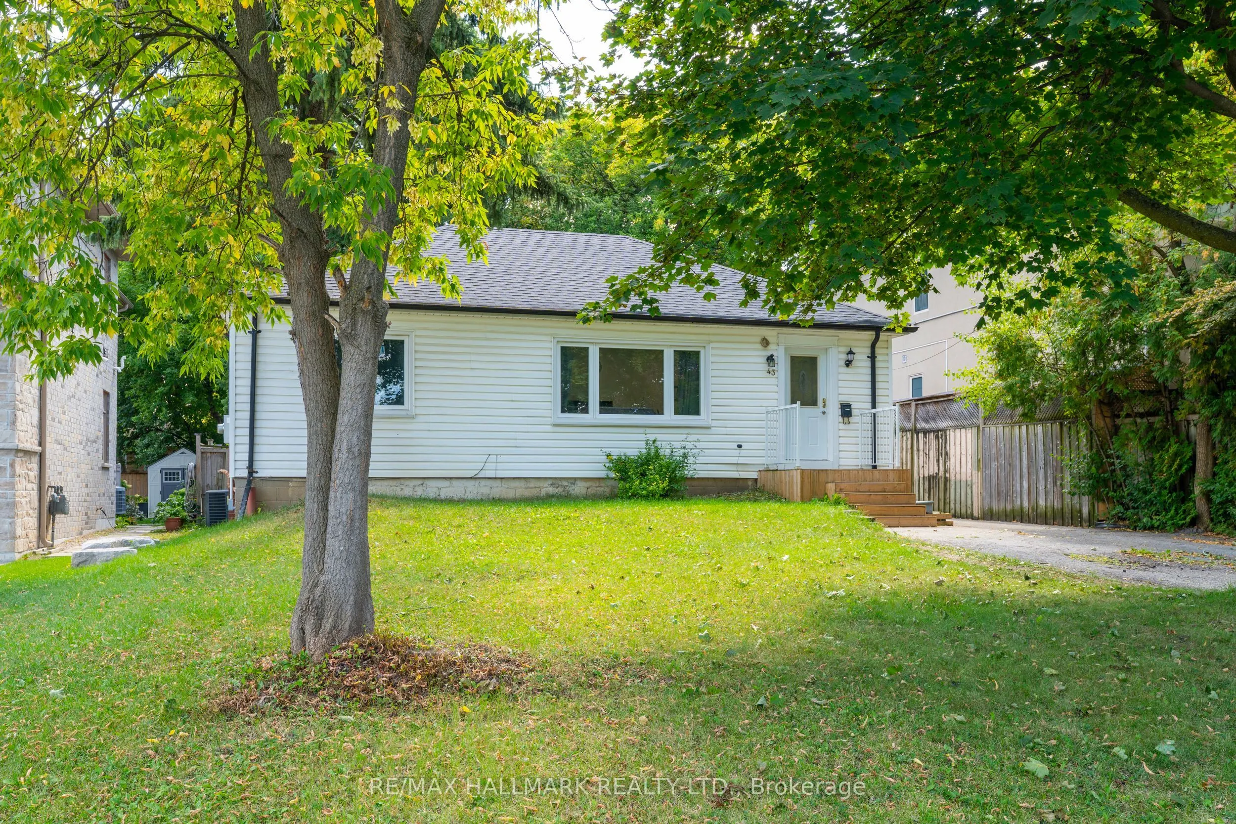 43 Meadowview Avenue