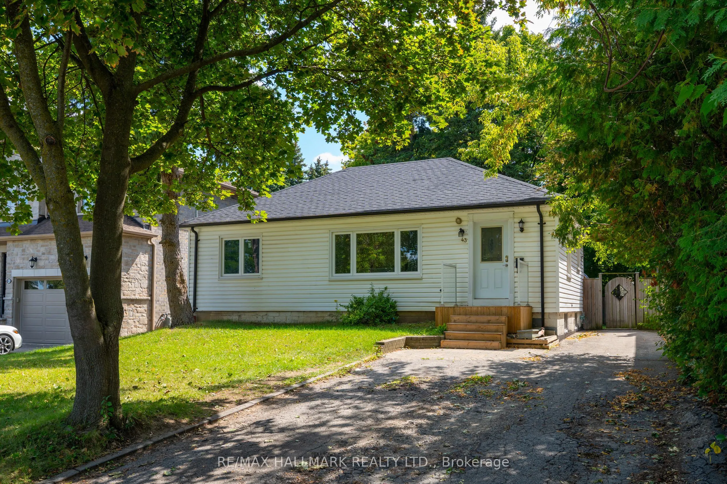 43 Meadowview Avenue