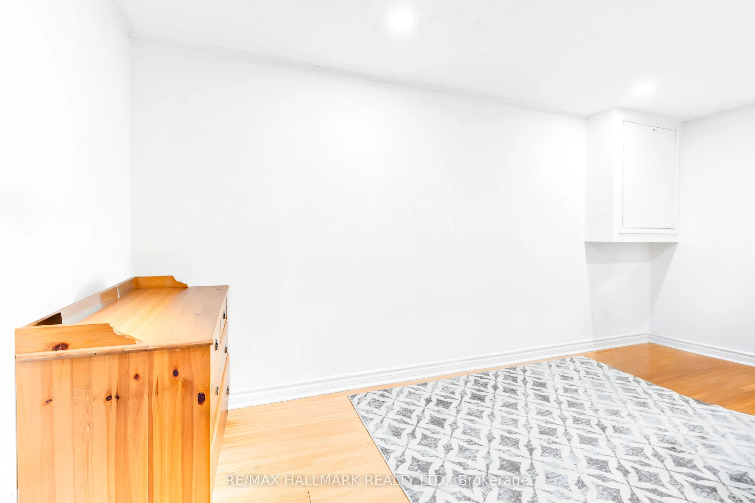 43 Meadowview Avenue