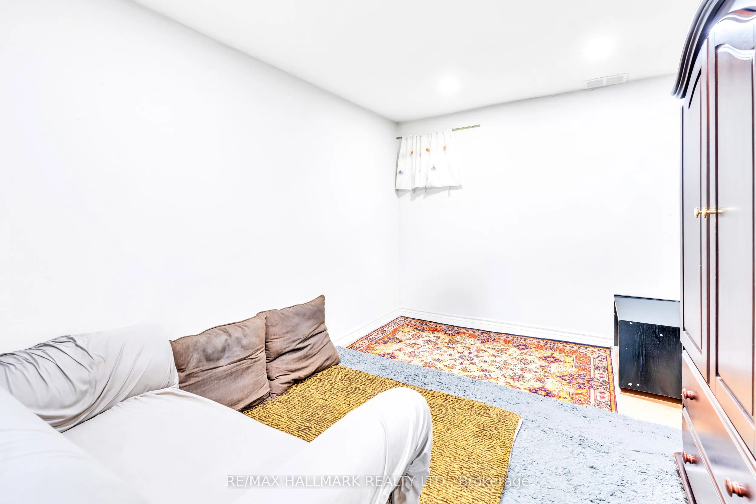 43 Meadowview Avenue