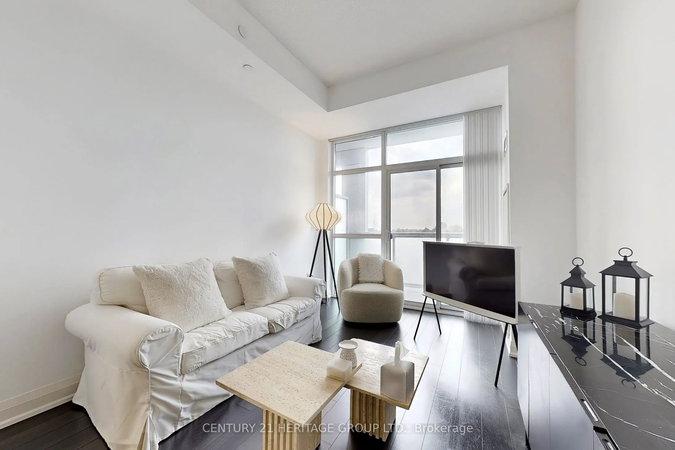 8763 Bayview Avenue, #322