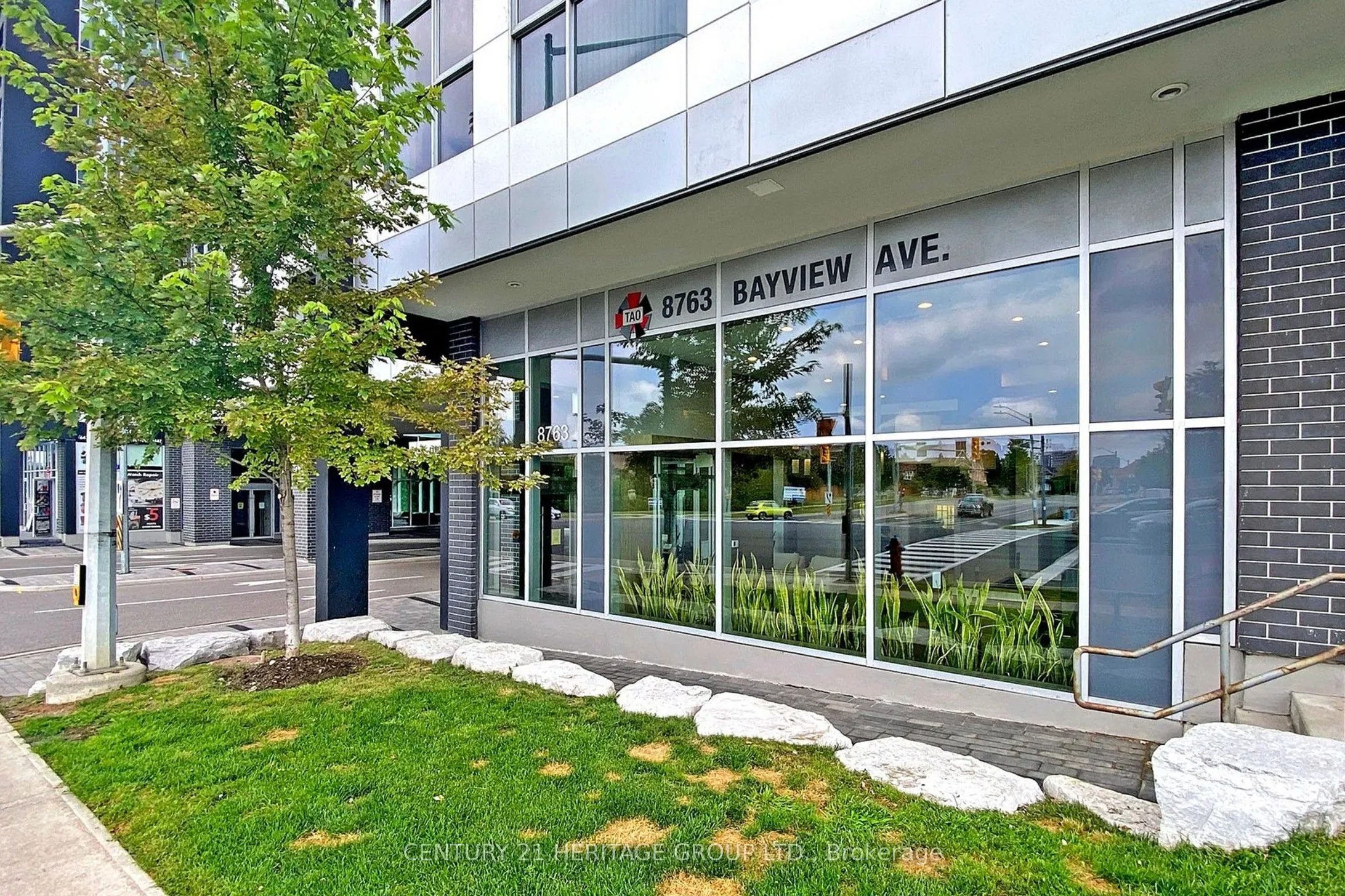 8763 Bayview Avenue, #322